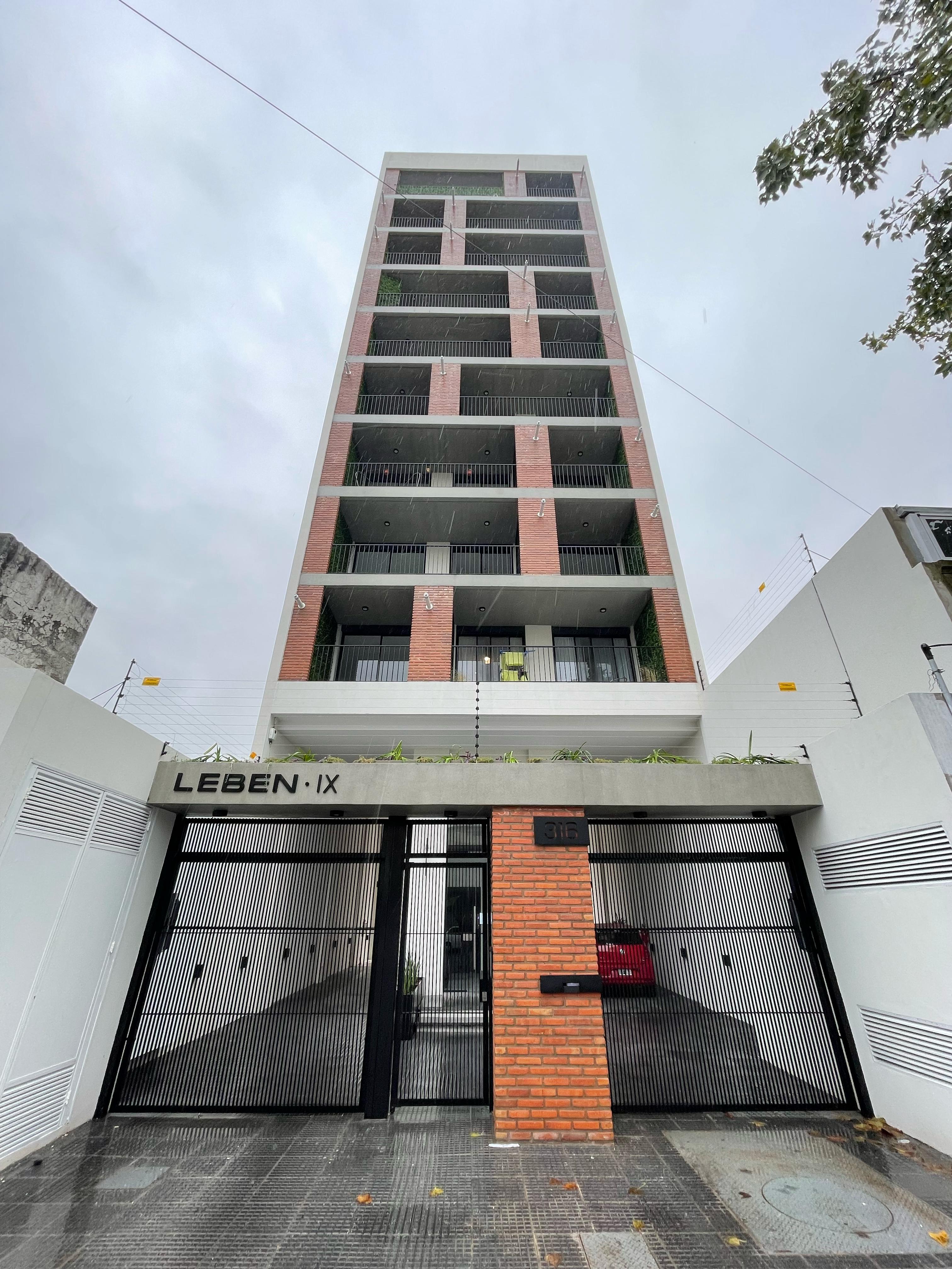 venta - Departamento de 2 ambientes con cochera en Quilmes centro