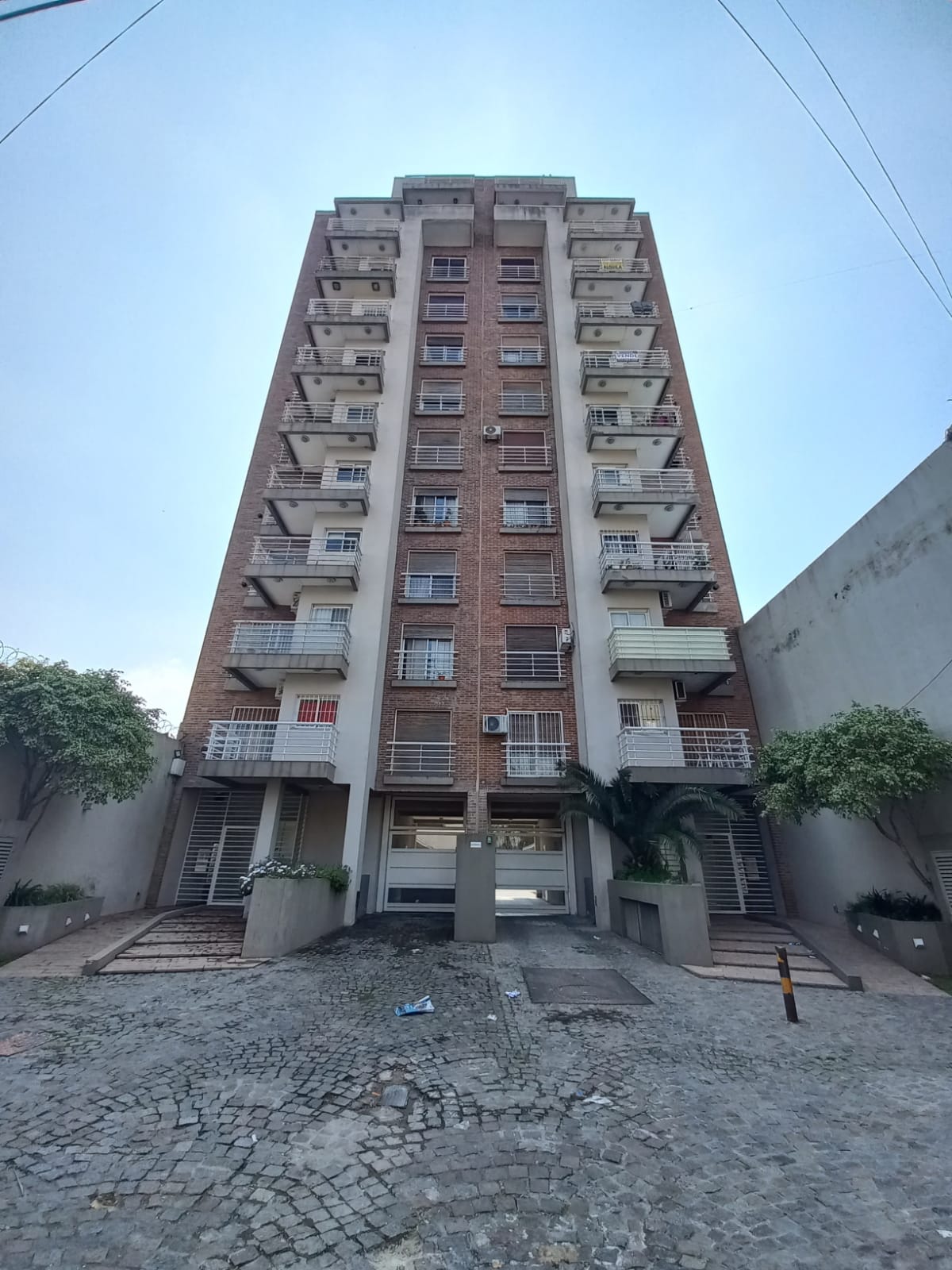 alquiler - Departamento de 2 ambientes con cochera en Quilmes 