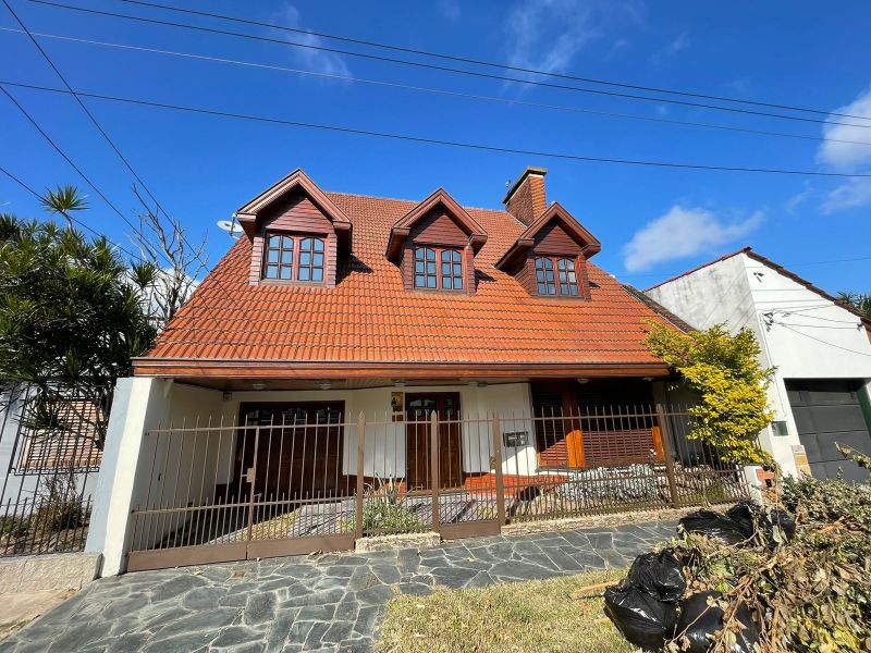 aparopropiedades - Chalet en dos Plantas a la venta
