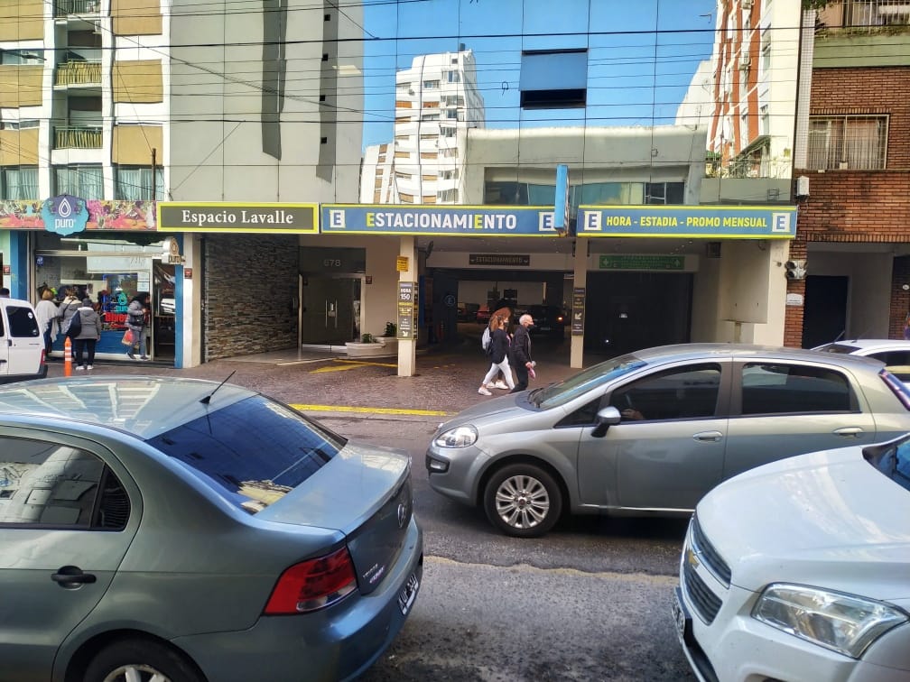 venta - Cocheras a la venta sobre la calle Lavalle