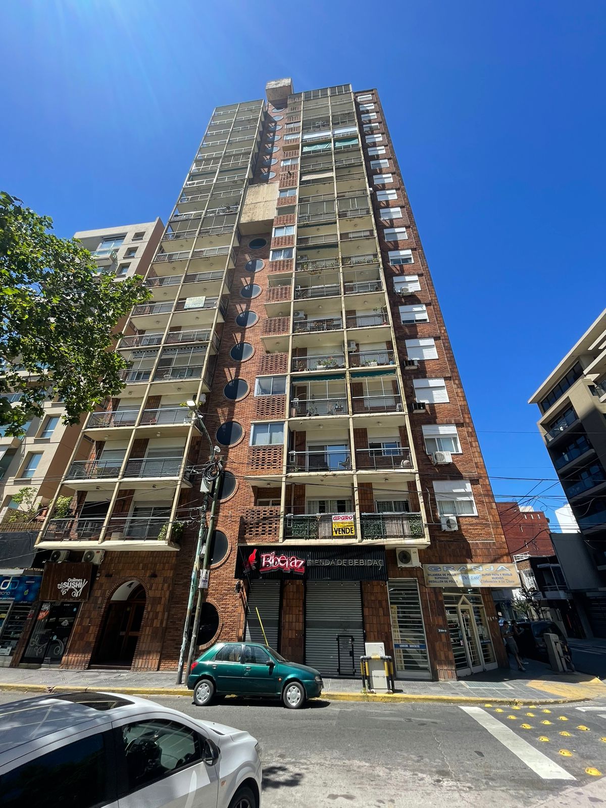 venta - Departamento de 3 ambientes con cochera (OPORTUNIDAD)