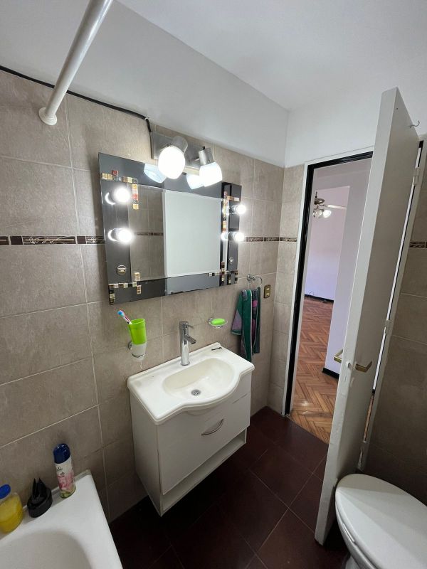 aparopropiedades - Departamento de 2 ambientes en el centro de Quilmes a la Venta