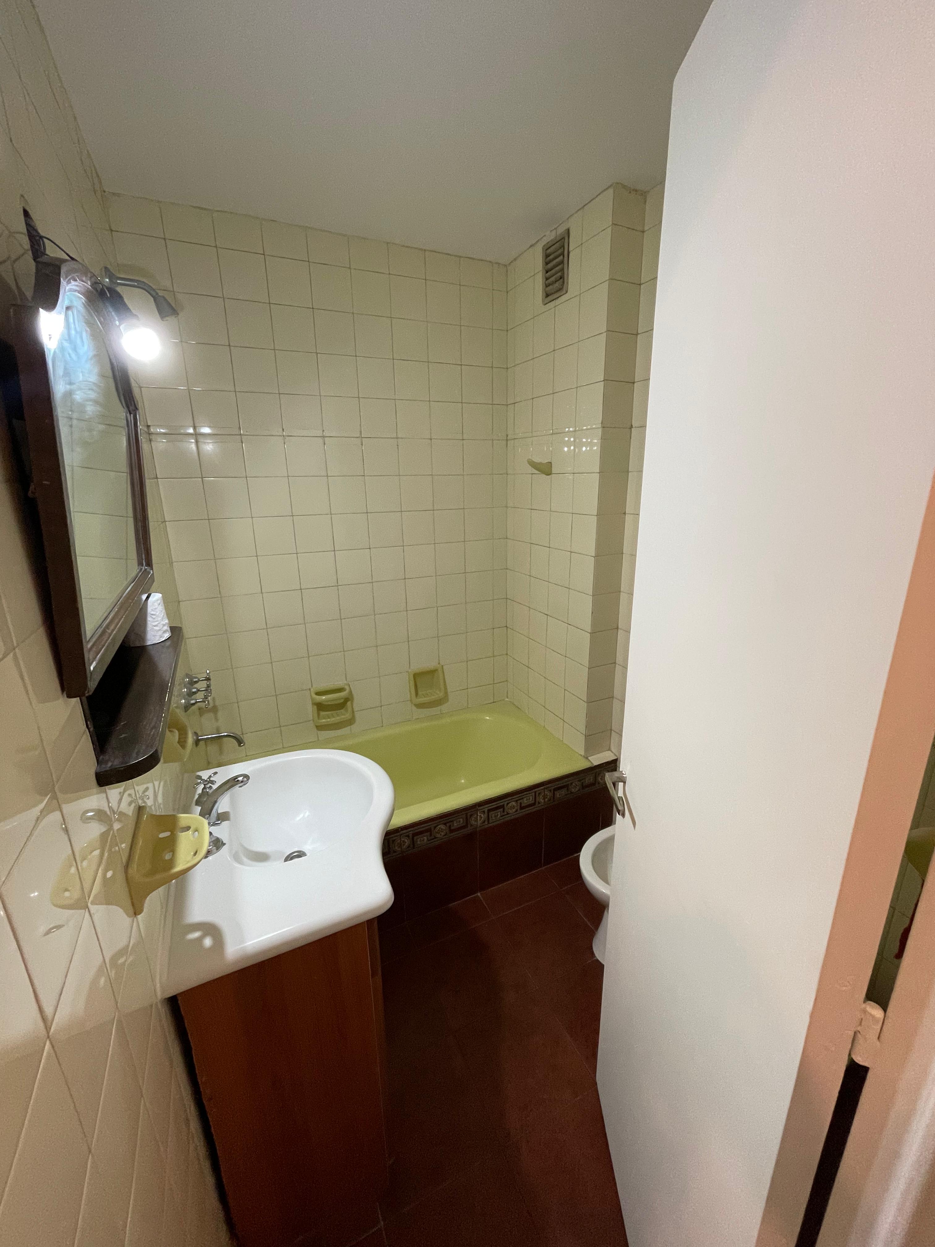 aparopropiedades - Departamento de 3 ambientes en Quilmes centro a la venta