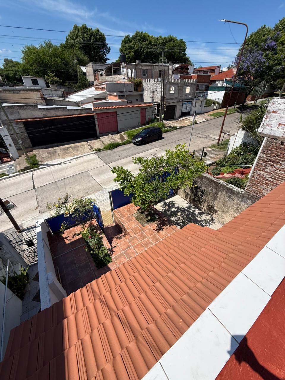 aparopropiedades - Casa con patio en Quilmes 