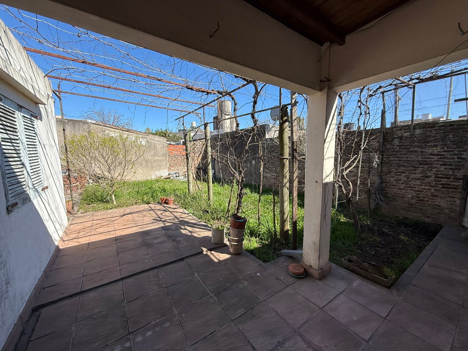 aparopropiedades - Casa a la venta en Quilmes Este