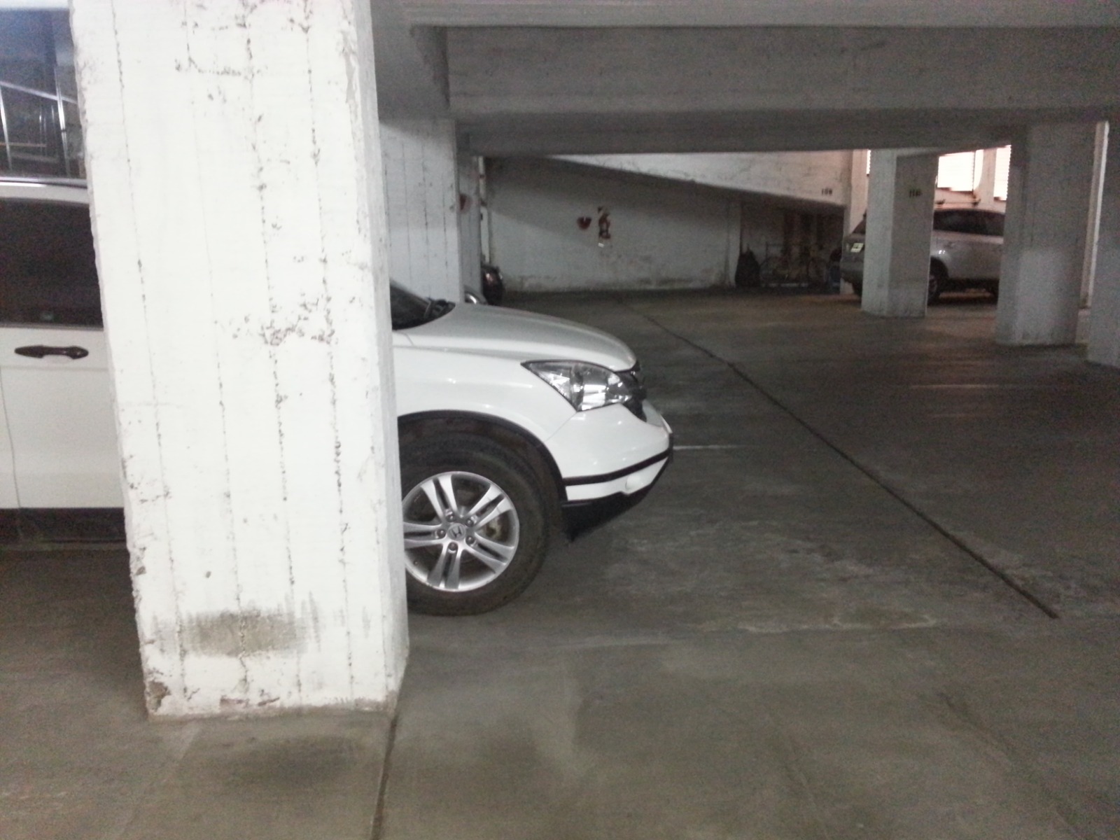 aparopropiedades - Departamento de 4 ambientes con cochera en Quilmes centro