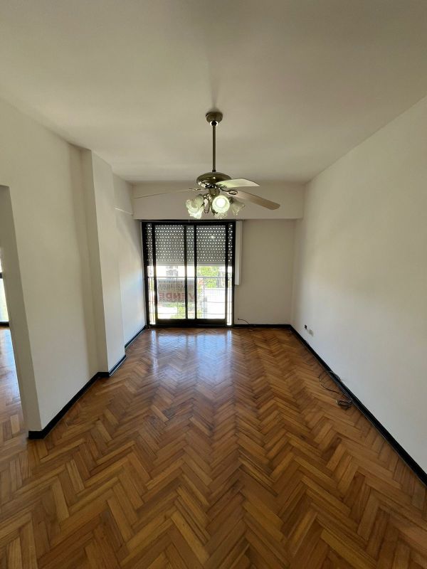 aparopropiedades - Departamento de 2 ambientes en el centro de Quilmes a la Venta