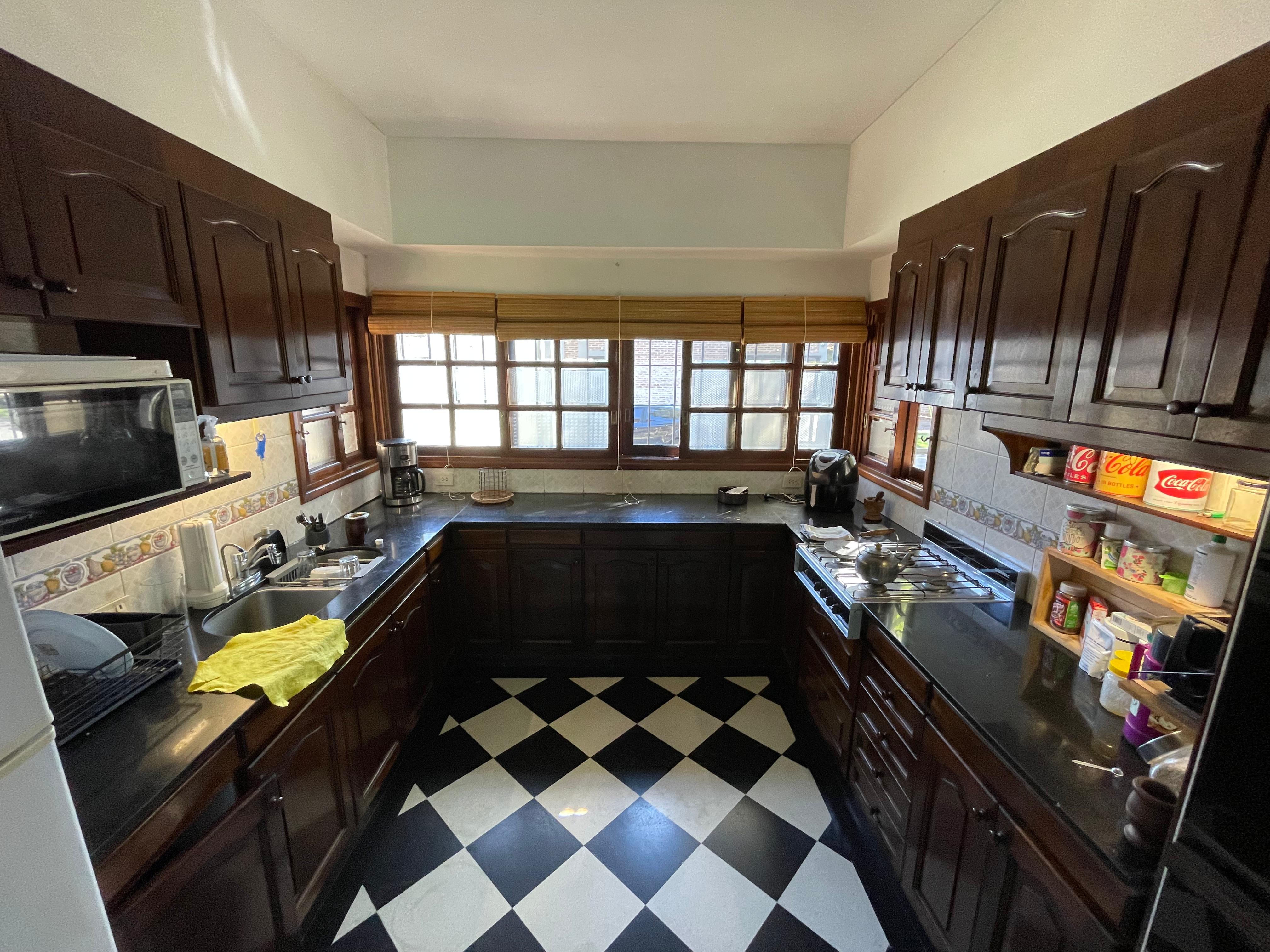 aparopropiedades - Chalet a la venta en Quilmes