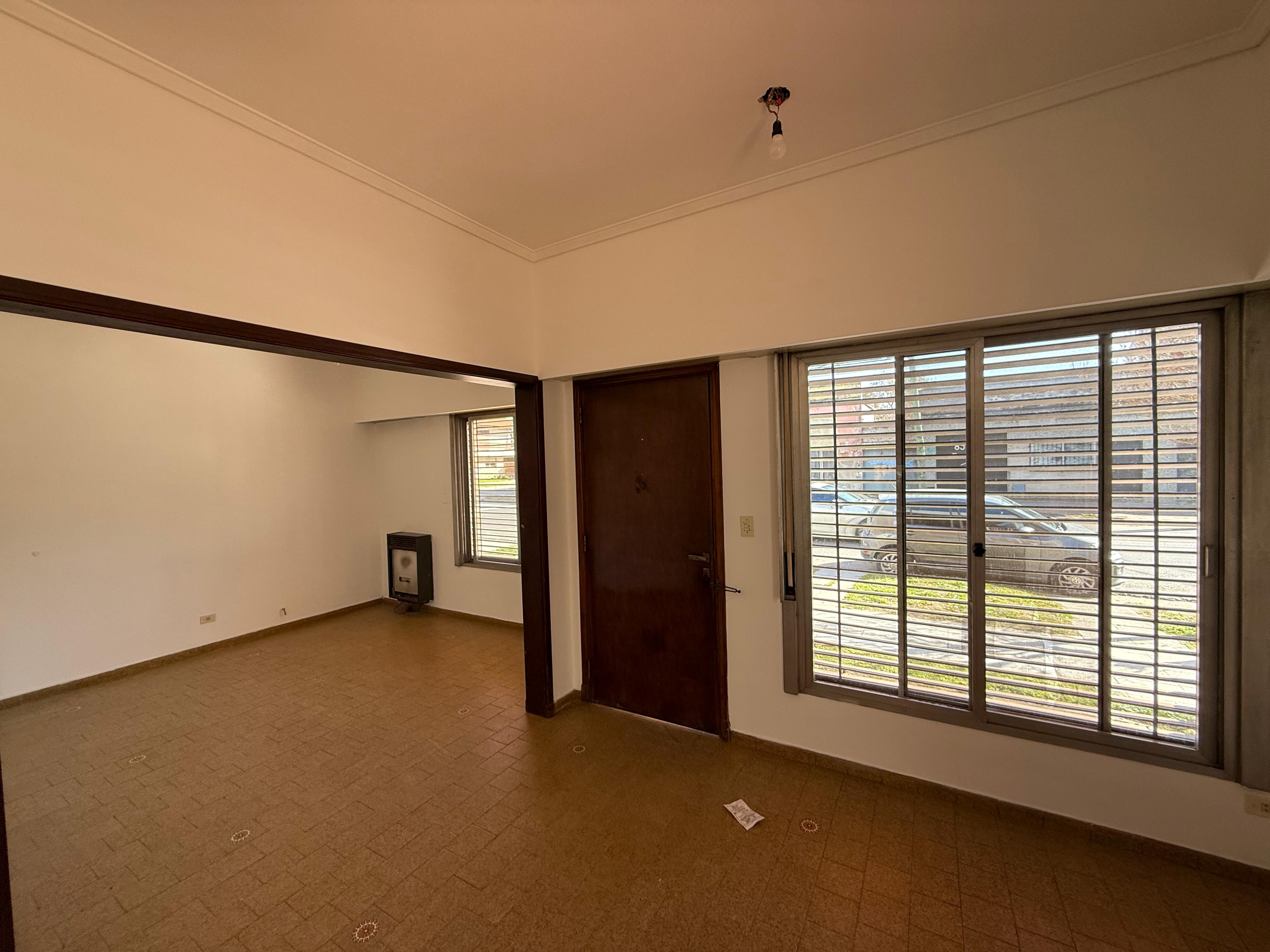 aparopropiedades - Casa para uso Profesional Exclusivo