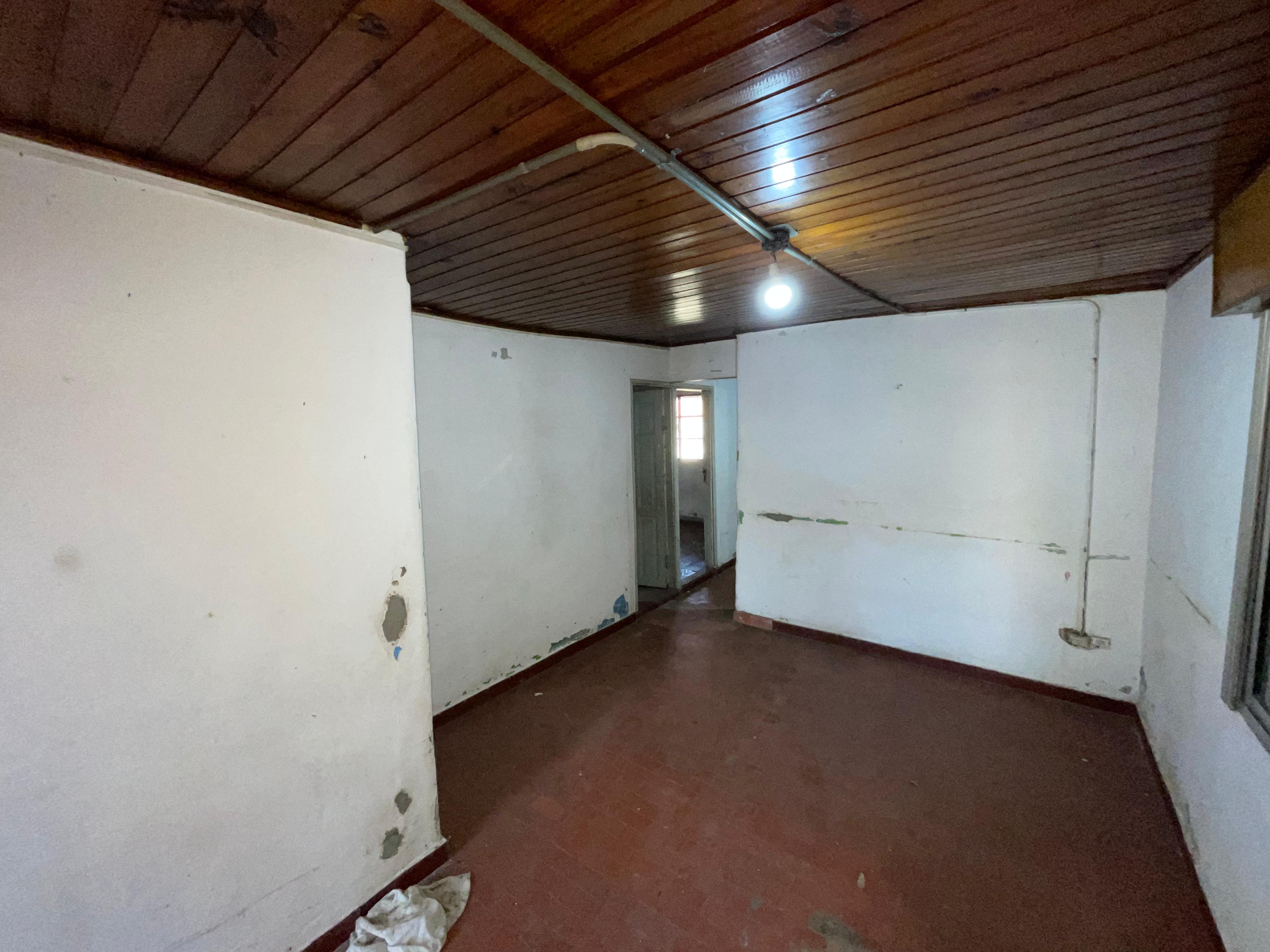 aparopropiedades - Casa a reciclar en Quilmes Este 