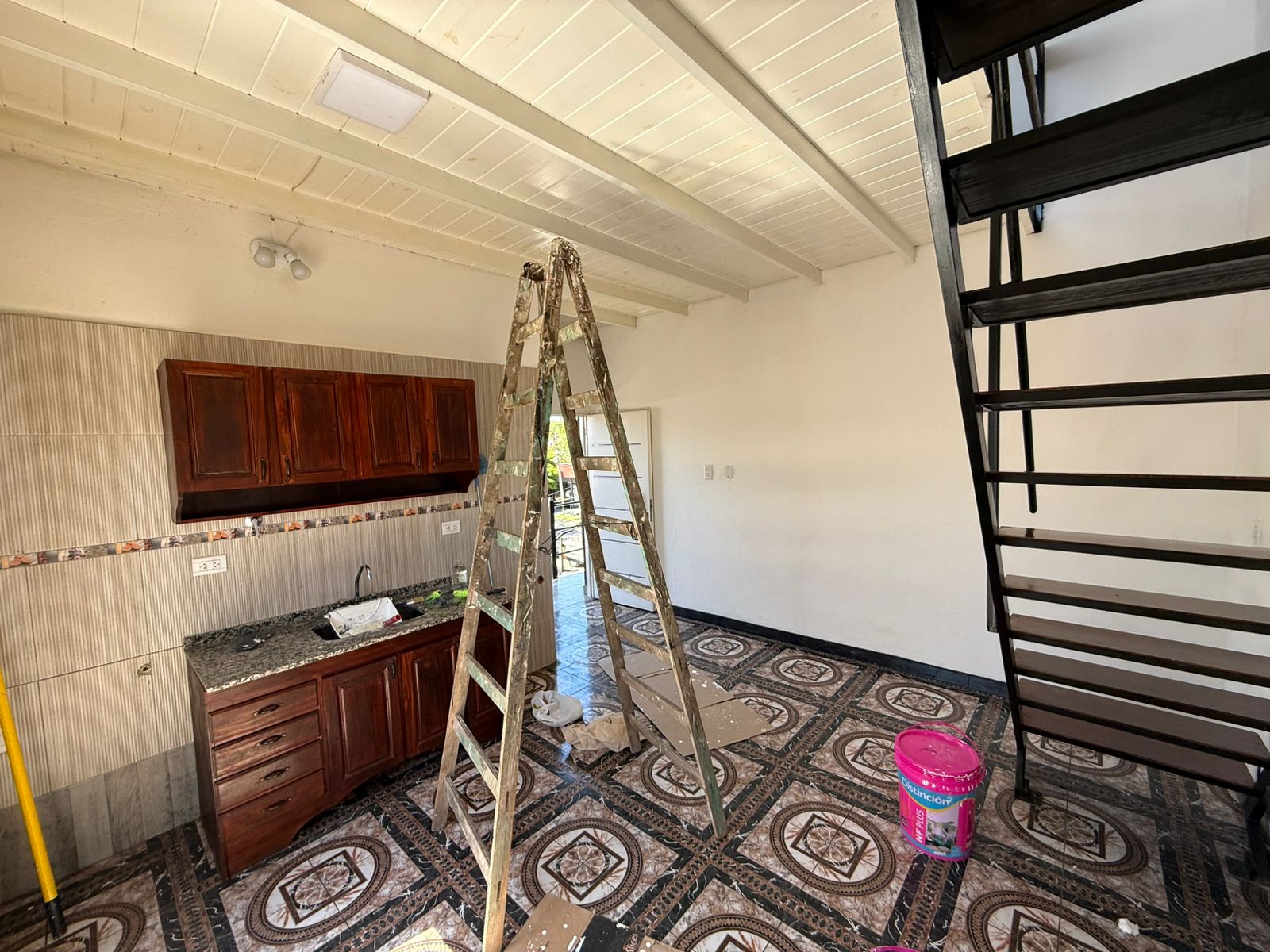 aparopropiedades - Departamento de 2 ambientes tipo Loft con patio en Quilmes Este 