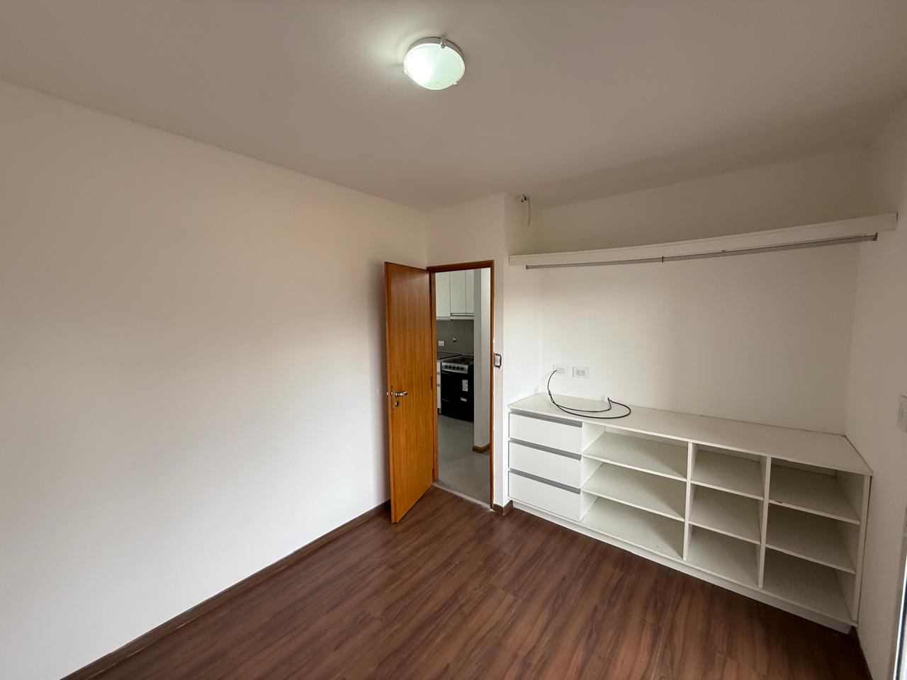 aparopropiedades - Departamento de 2 ambientes en Bernal centro con cochera