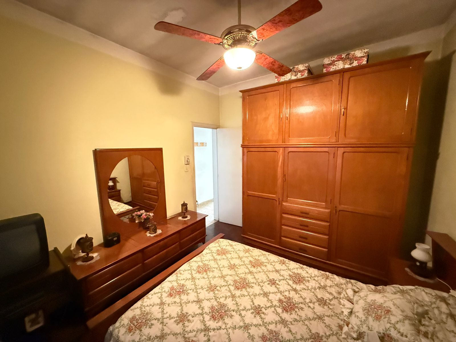 aparopropiedades - Casa a la venta en Quilmes Este