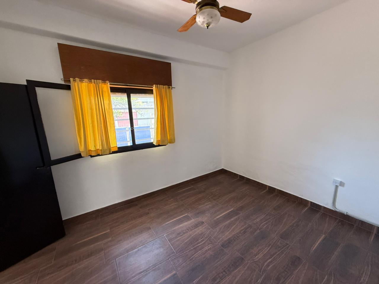 aparopropiedades - Casa con patio en Quilmes 