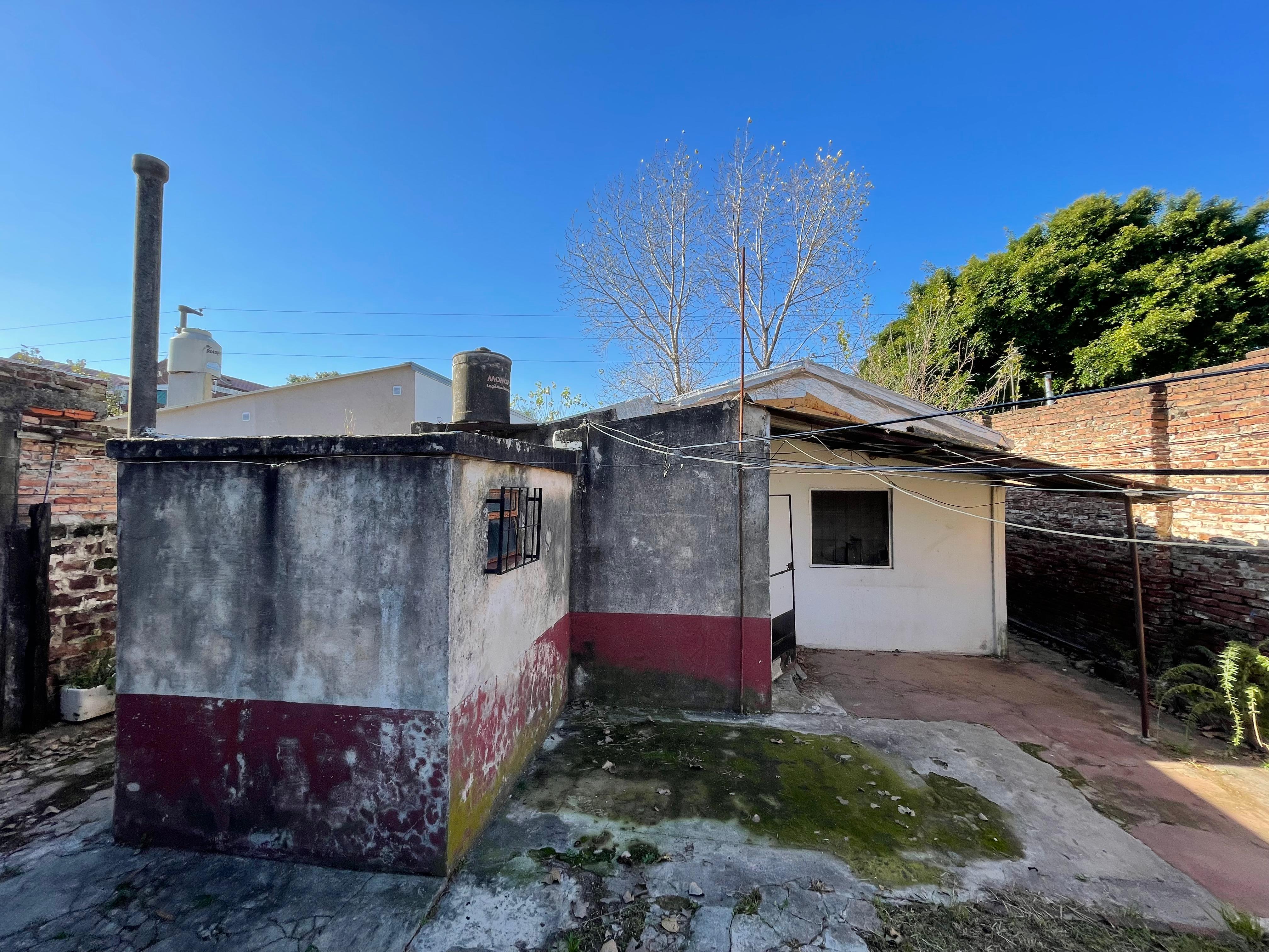 aparopropiedades - Casa a reciclar en Quilmes Este 