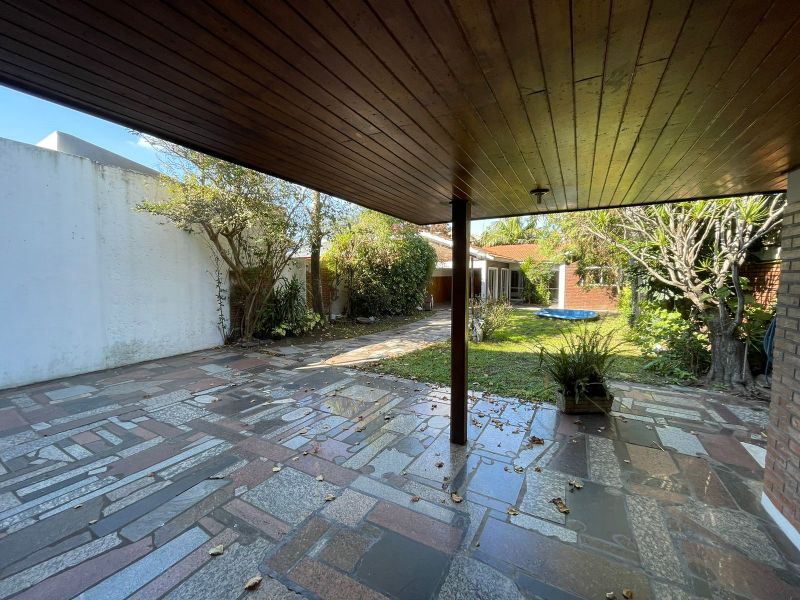 aparopropiedades - Chalet en dos Plantas a la venta