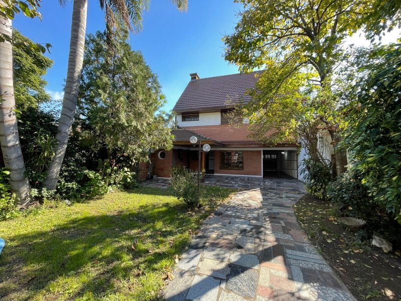 aparopropiedades - Chalet en dos Plantas a la venta