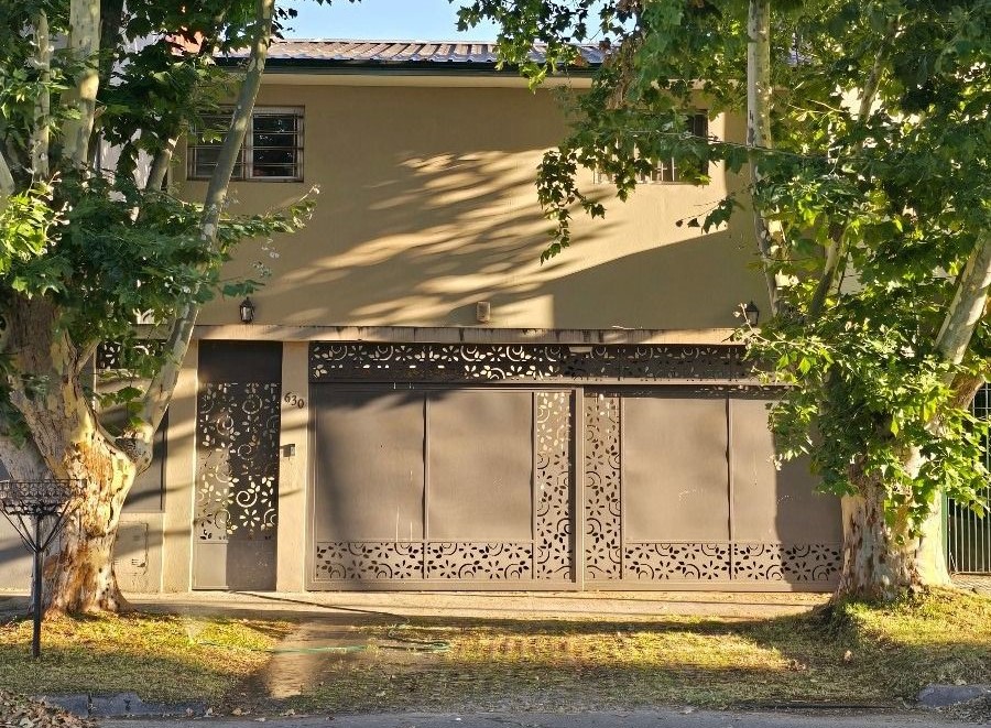aparopropiedades - Casa en Quilmes Oeste a la Venta