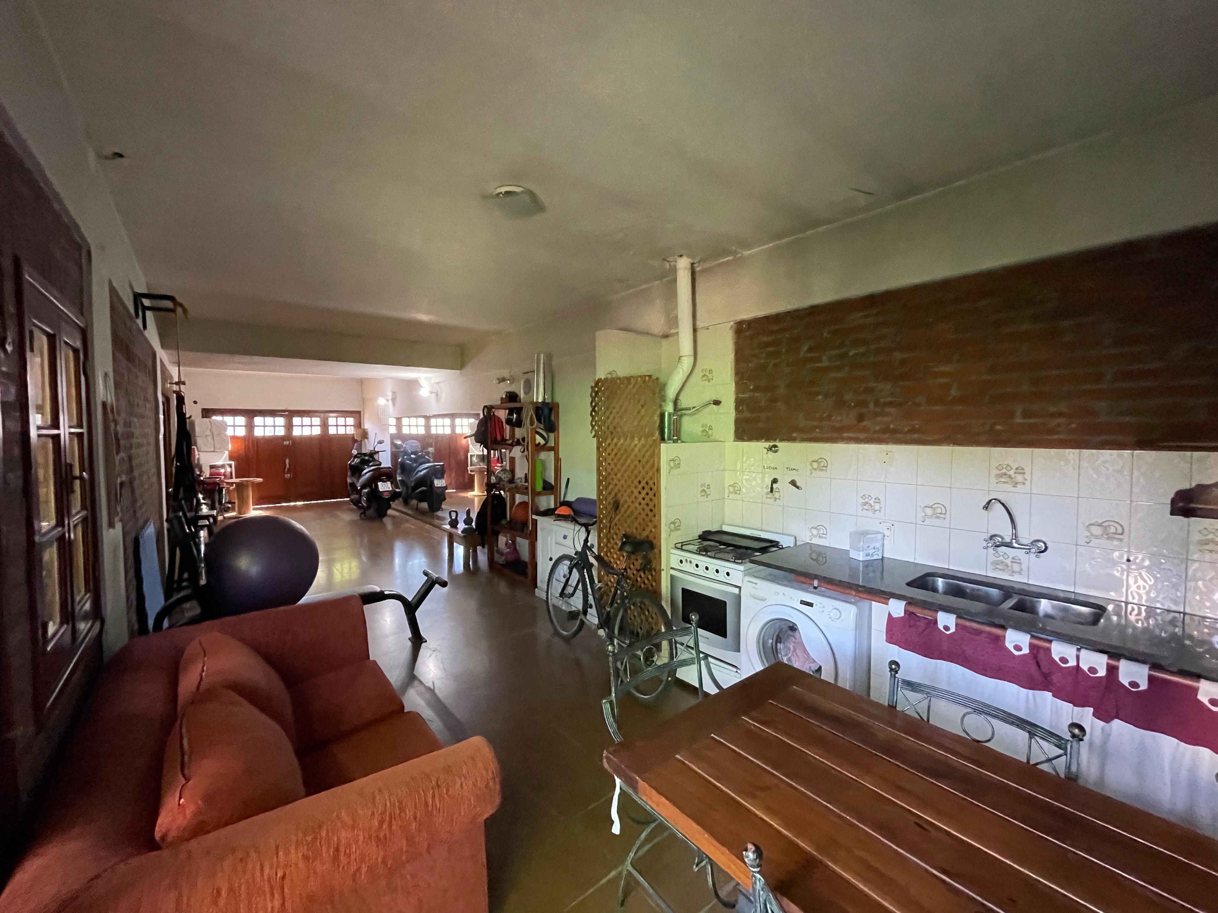 aparopropiedades - Chalet a la venta en Quilmes