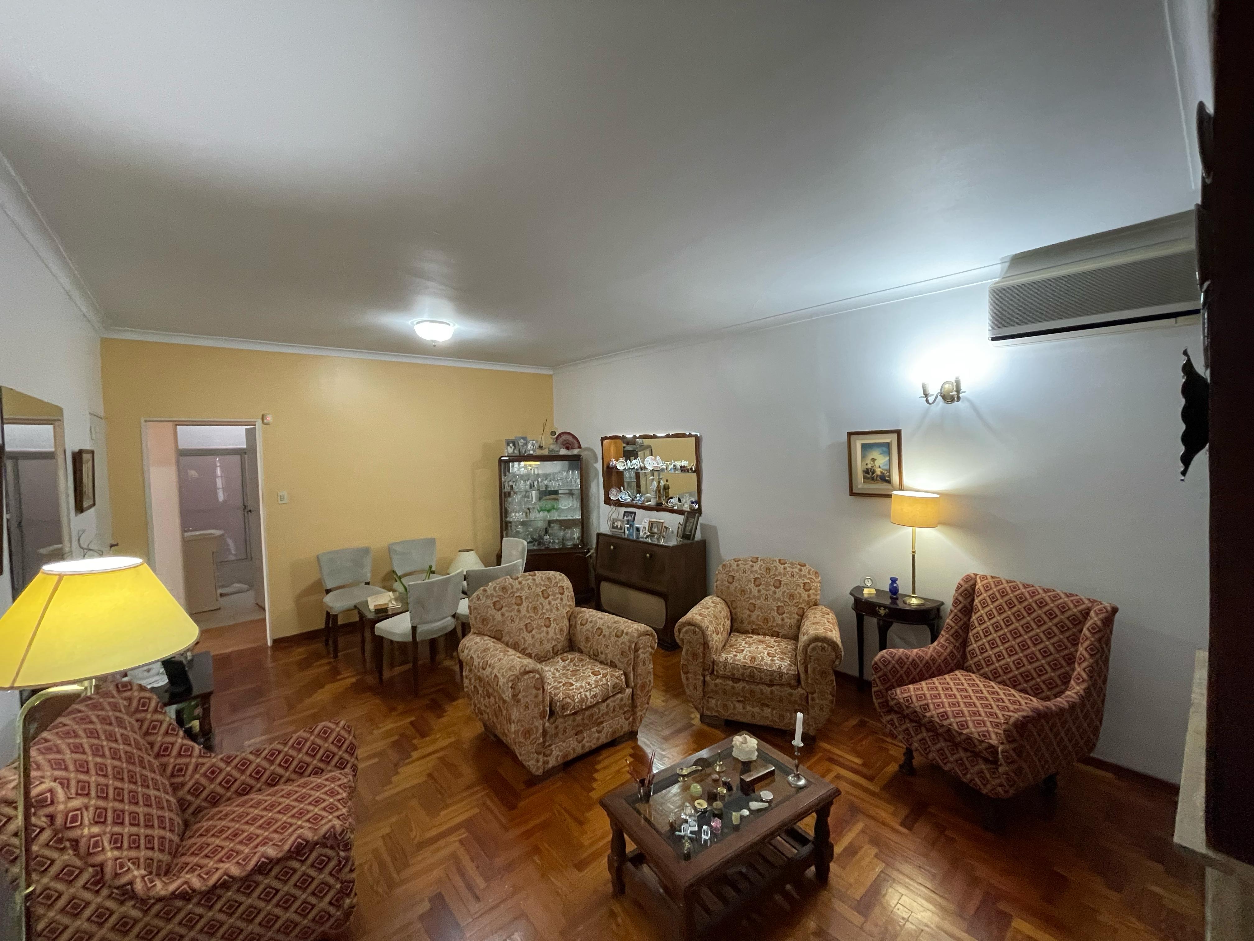 aparopropiedades - Chalet en Quilmes Oeste a la Venta