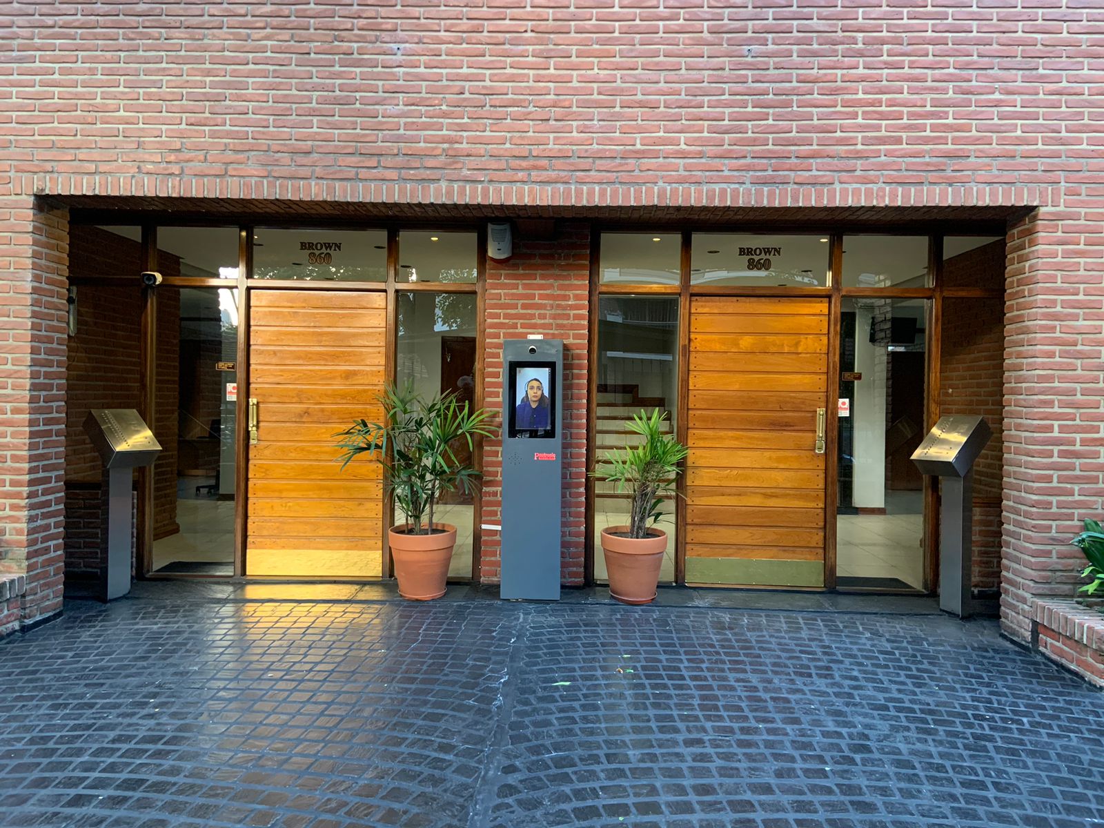 aparopropiedades - Departamento de 4 ambientes con cochera en Quilmes centro