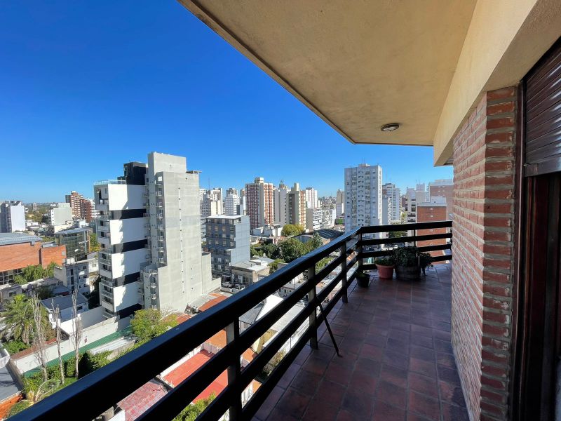 aparopropiedades - Semipiso a la venta con cochera en Quilmes Centro 