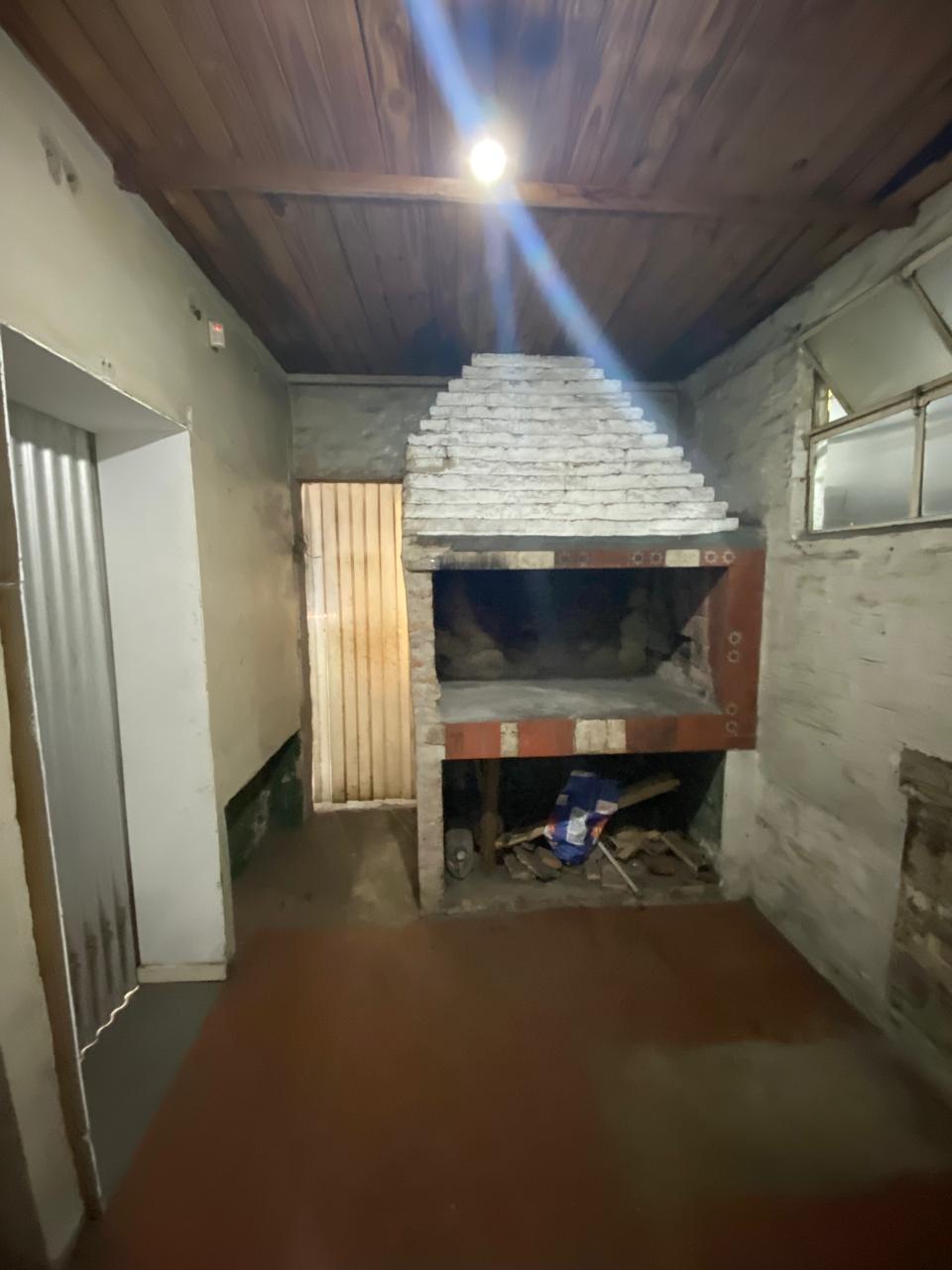 aparopropiedades - Local Comercial en esquina en Quilmes 