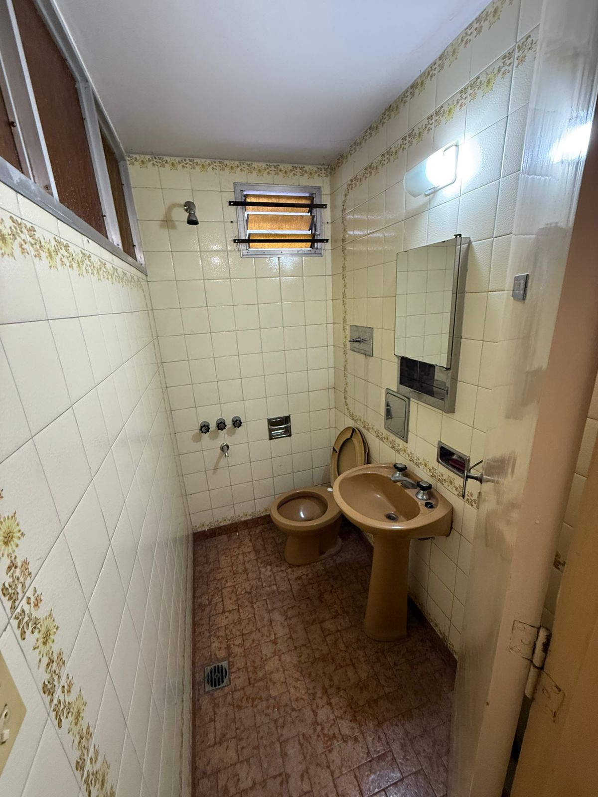 aparopropiedades - Local comercial en Quilmes centro