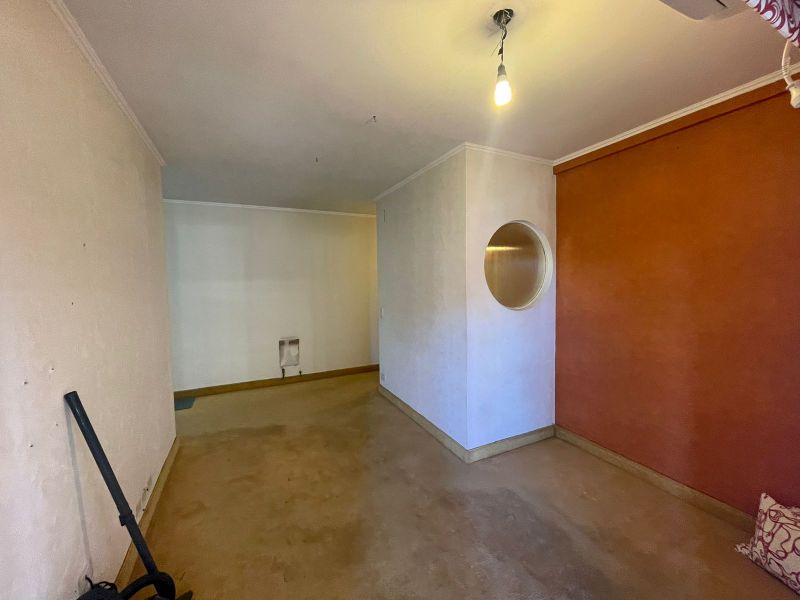 aparopropiedades - Departamento de 3 ambientes con cochera (OPORTUNIDAD)