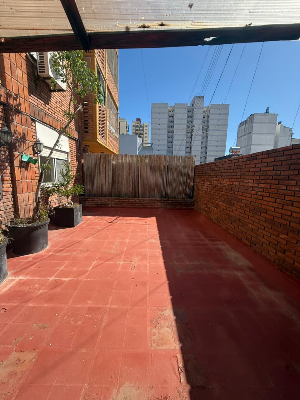 aparopropiedades - Departamento de 3 ambientes en Quilmes Centro