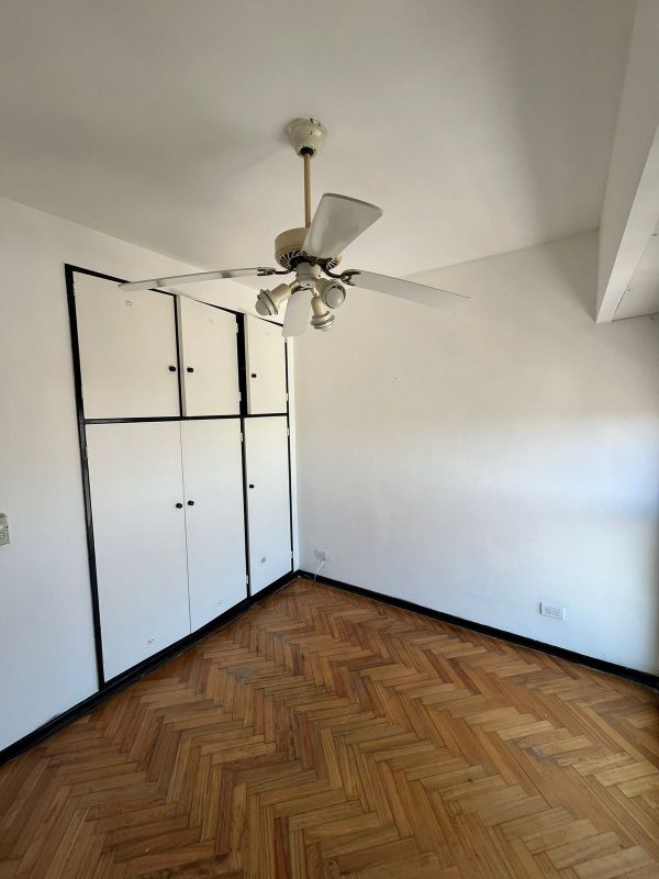 aparopropiedades - Departamento de 2 ambientes en el centro de Quilmes a la Venta