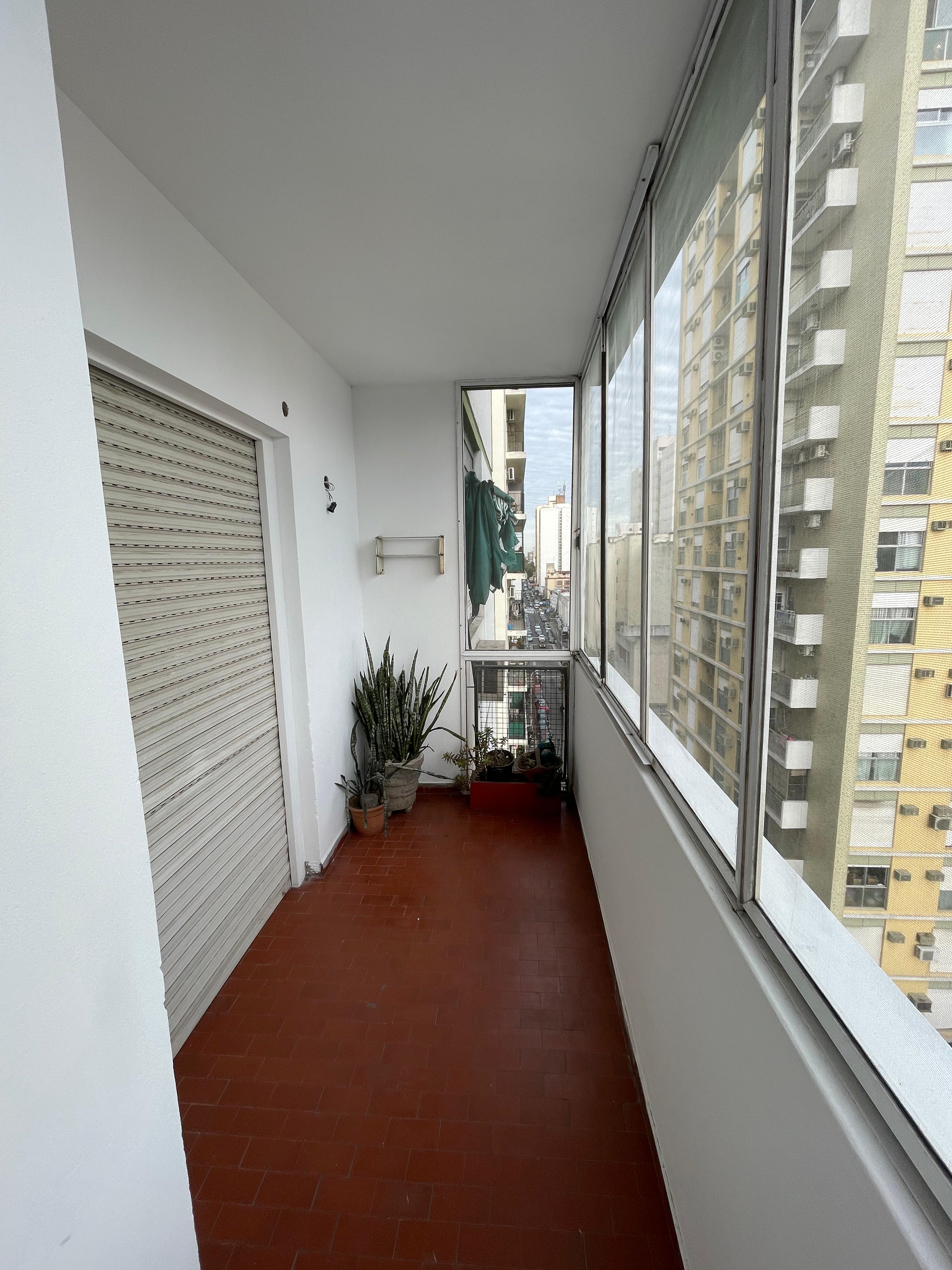 aparopropiedades - Departamento de 3 ambientes en Quilmes centro a la venta