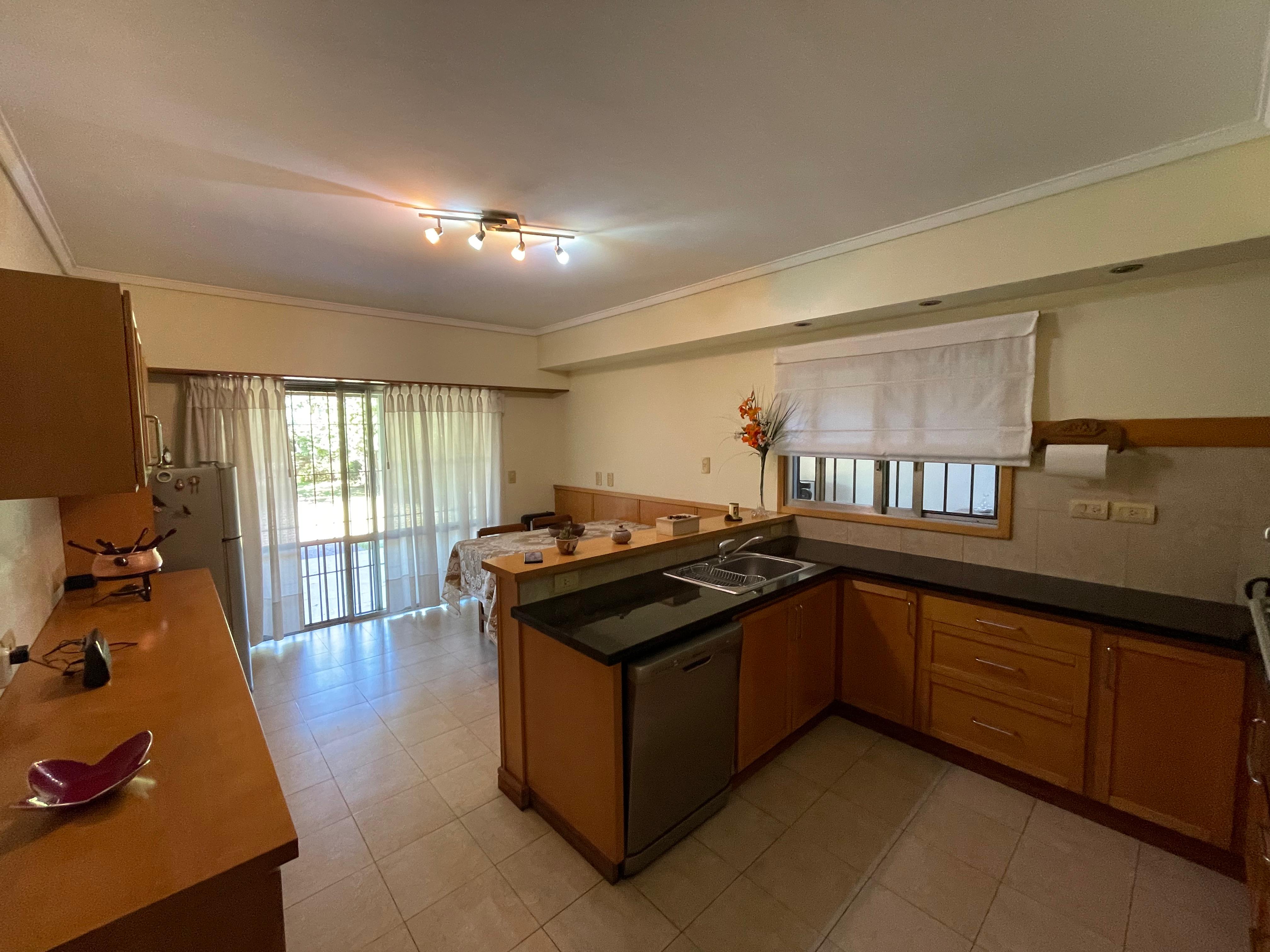 aparopropiedades - Chalet en el Barrio Los Cedros a la venta