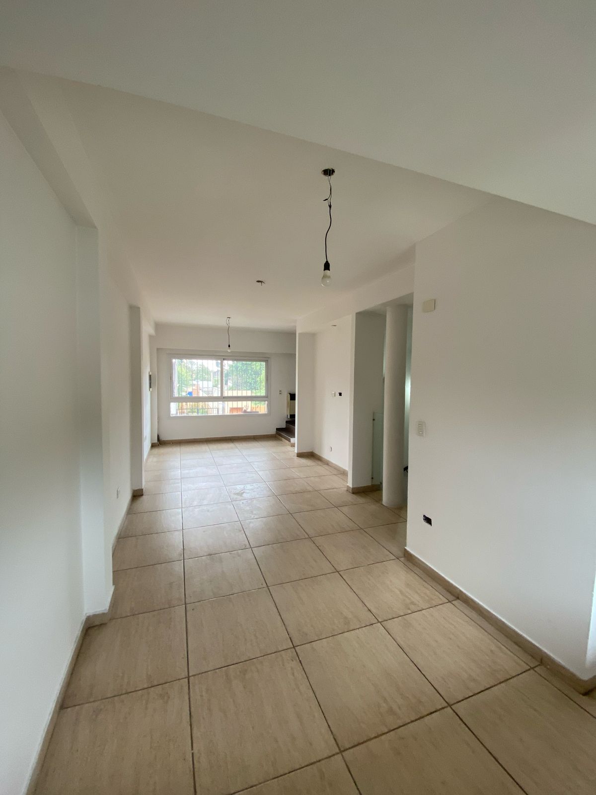 aparopropiedades - Triplex en Ezpeleta