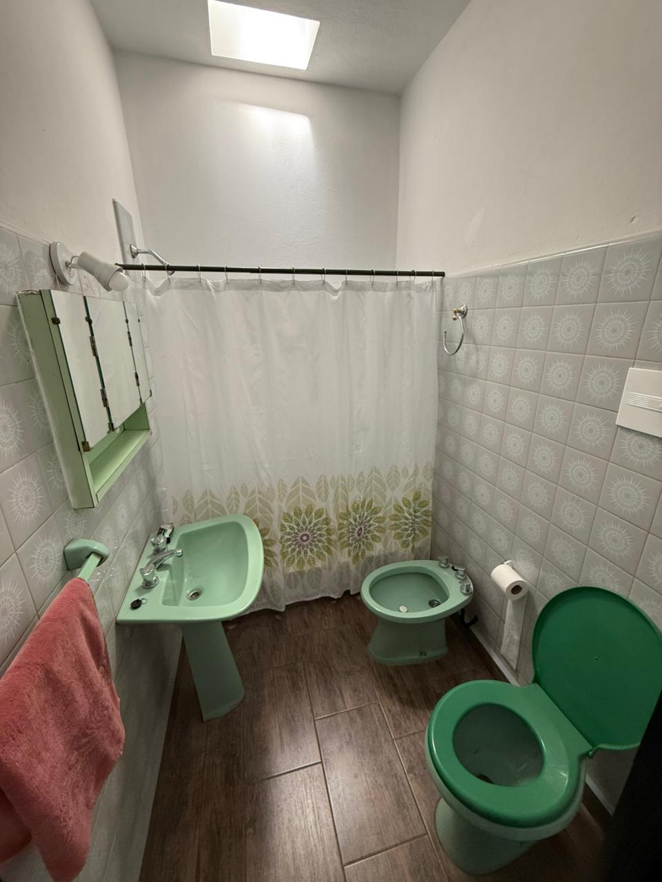 aparopropiedades - Casa con patio en Quilmes 