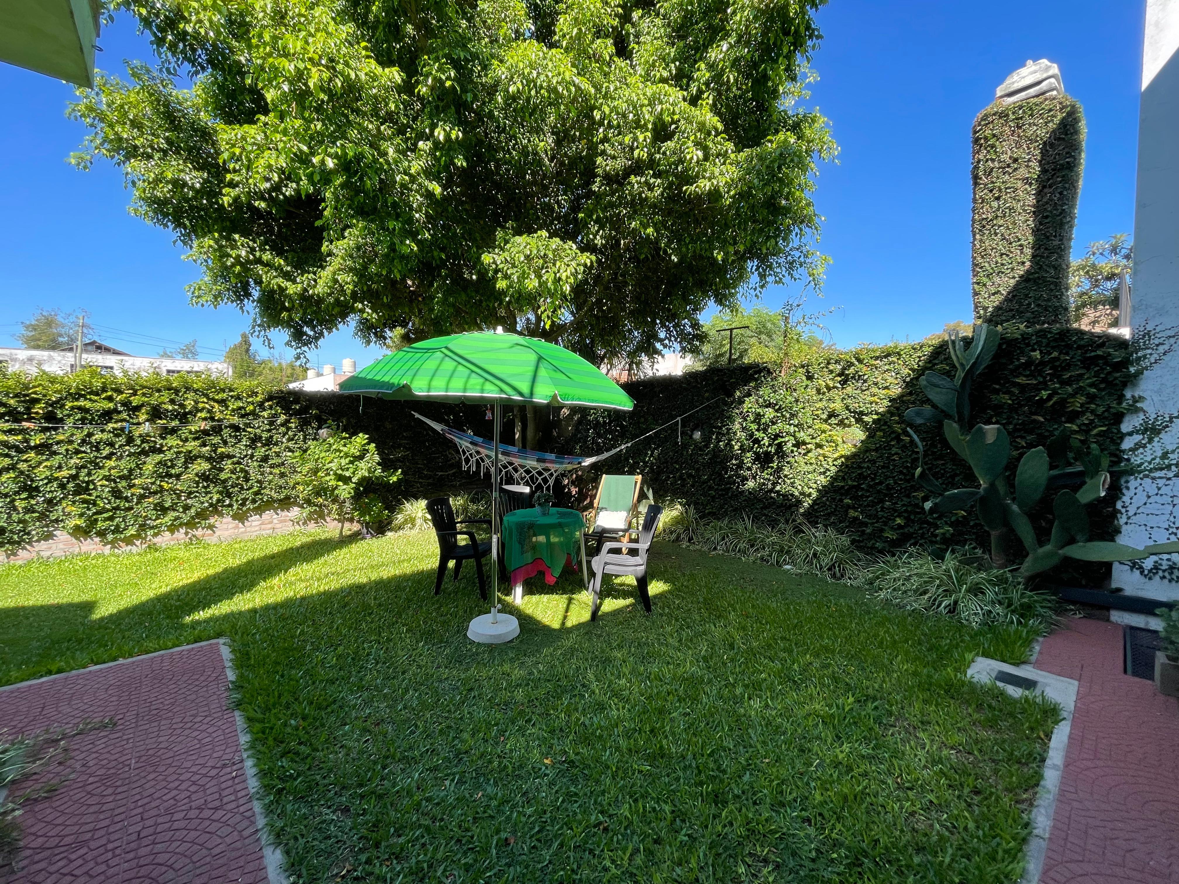 aparopropiedades - Chalet a la venta en Quilmes