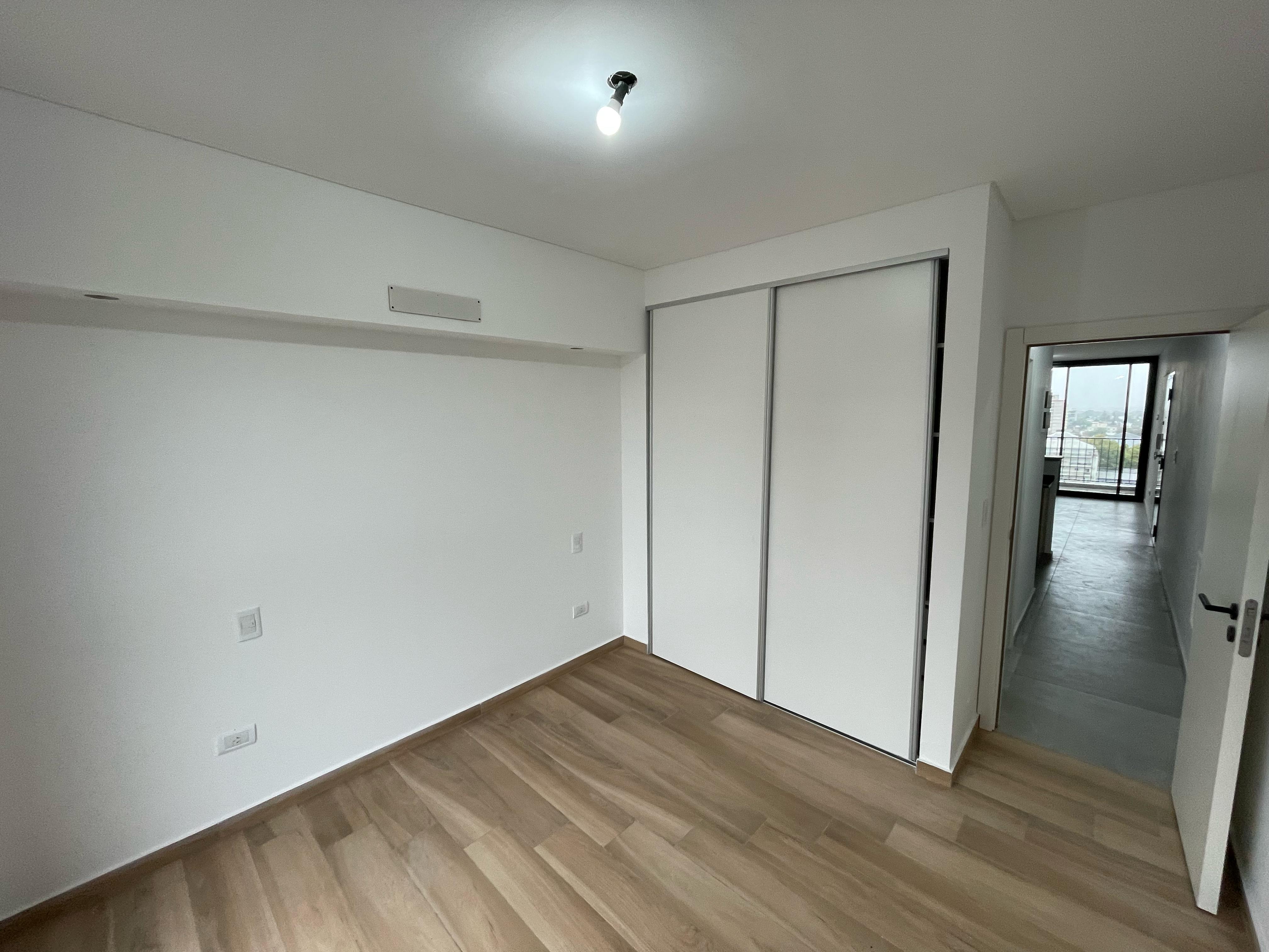 aparopropiedades - Departamento de 2 ambientes con cochera en Quilmes centro