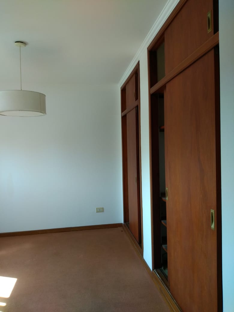 aparopropiedades - Departamento de 4 ambientes con cochera en Quilmes centro