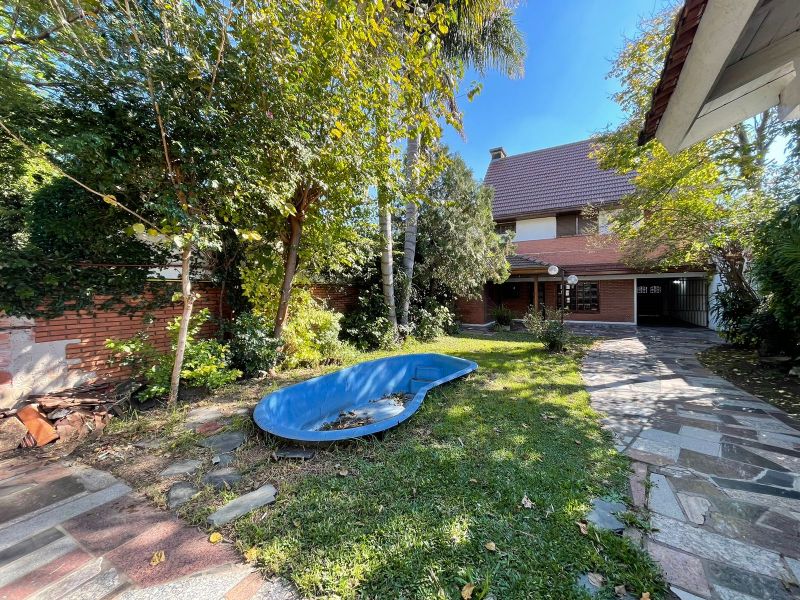 aparopropiedades - Chalet en dos Plantas a la venta