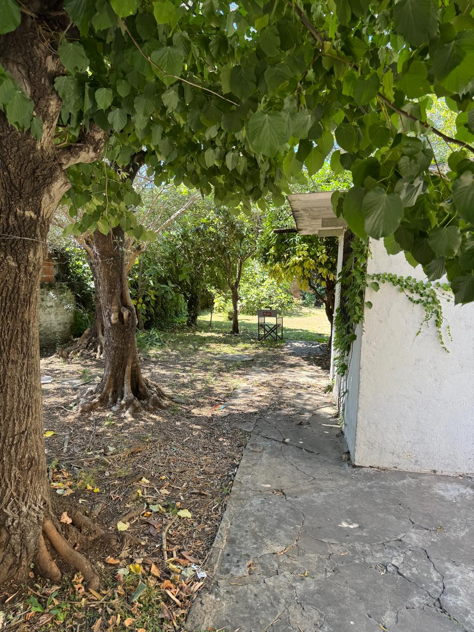 aparopropiedades - Casa con fondo en Quilmes Este a la venta