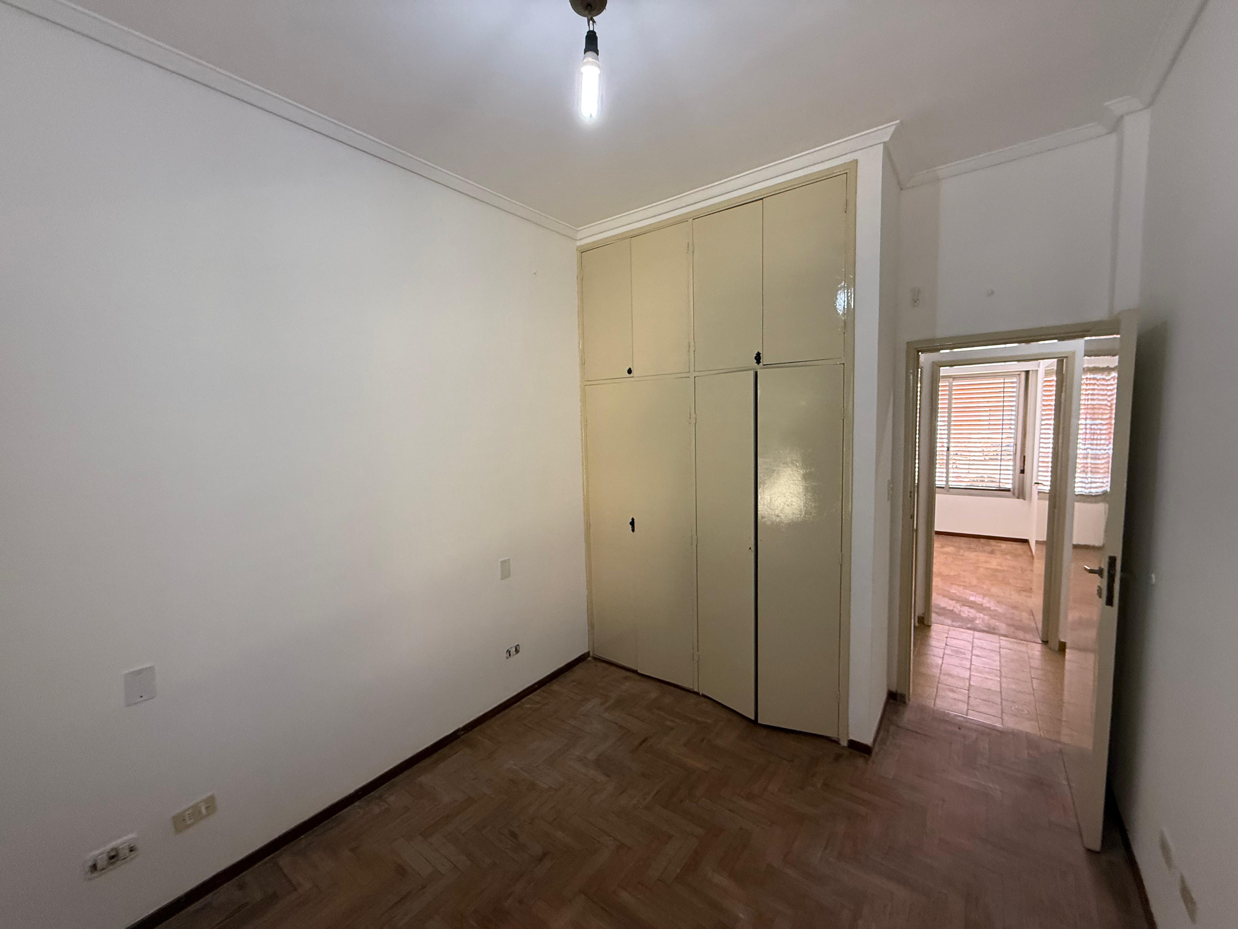 aparopropiedades - Casa para uso Profesional Exclusivo