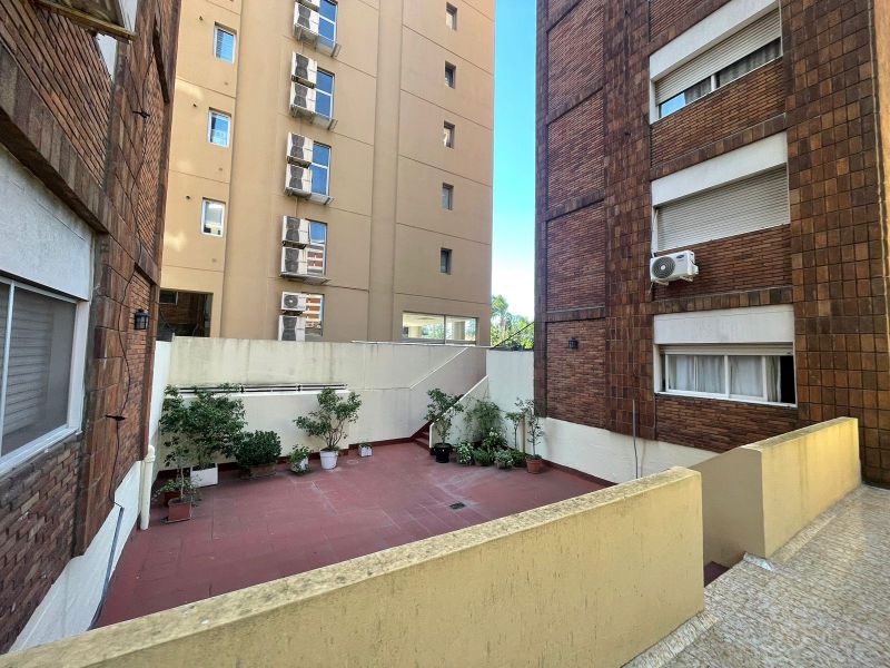 aparopropiedades - Departamento de 3 ambientes con cochera (OPORTUNIDAD)