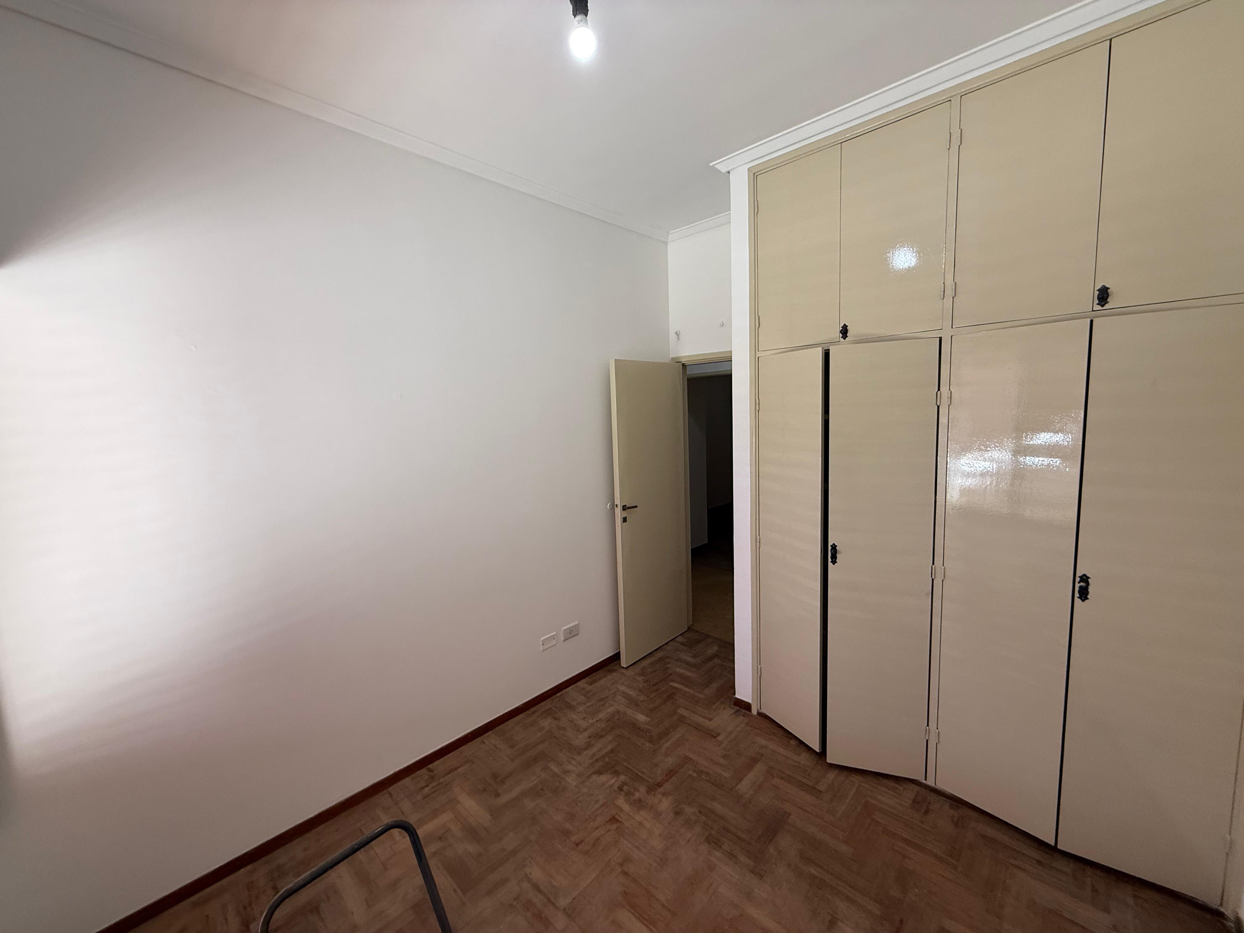 aparopropiedades - Casa para uso Profesional Exclusivo