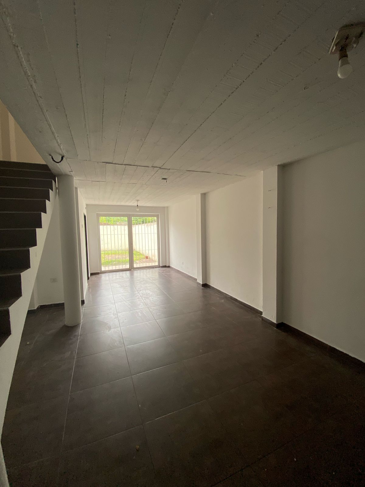 aparopropiedades - Triplex en Ezpeleta