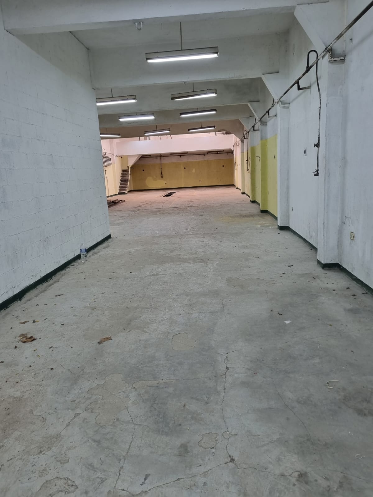 aparopropiedades - Galpón en alquiler en Bernal