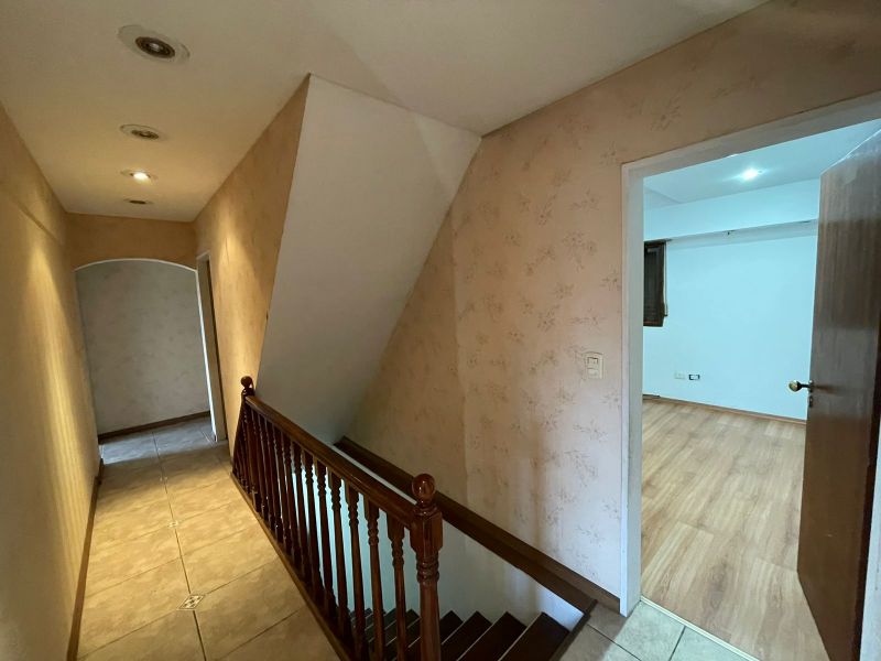 aparopropiedades - Chalet en dos Plantas a la venta