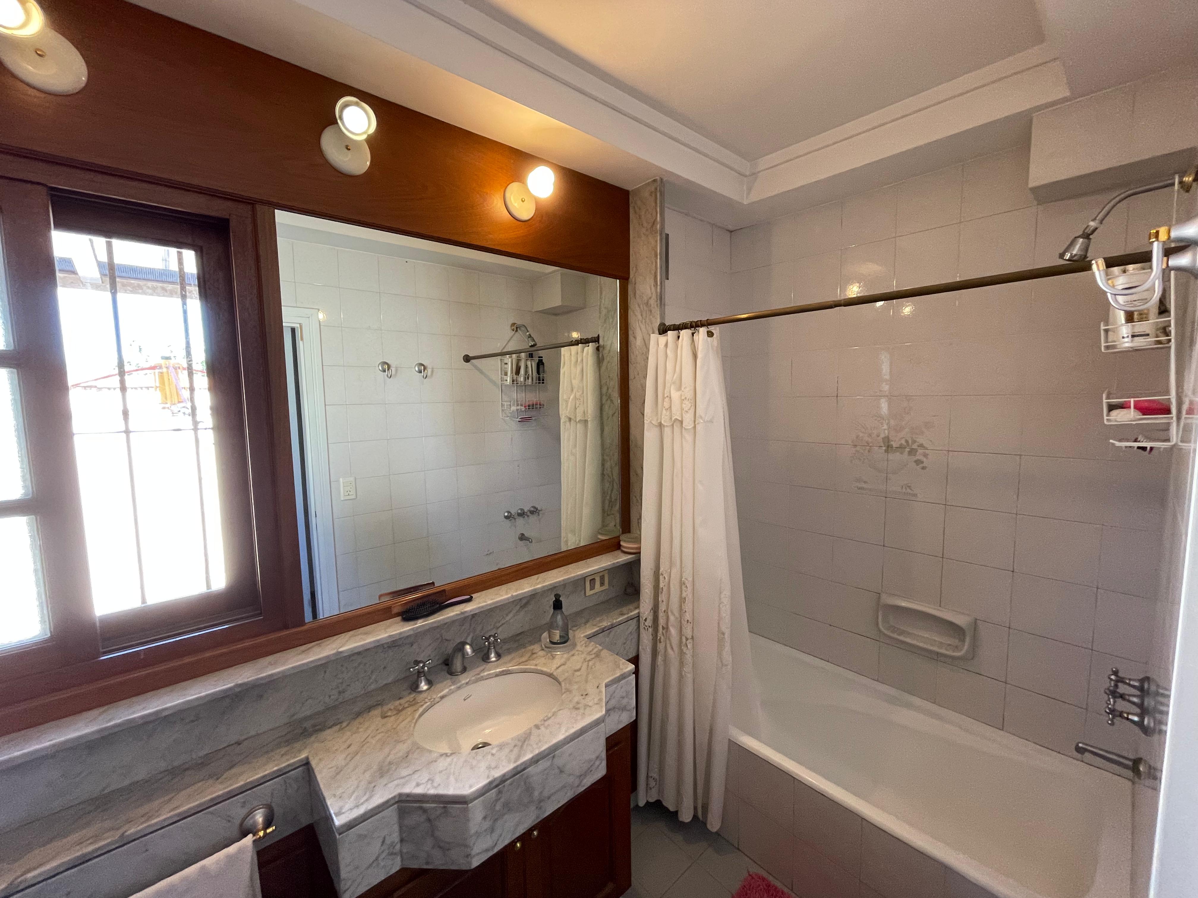 aparopropiedades - Chalet en el Barrio Los Cedros a la venta