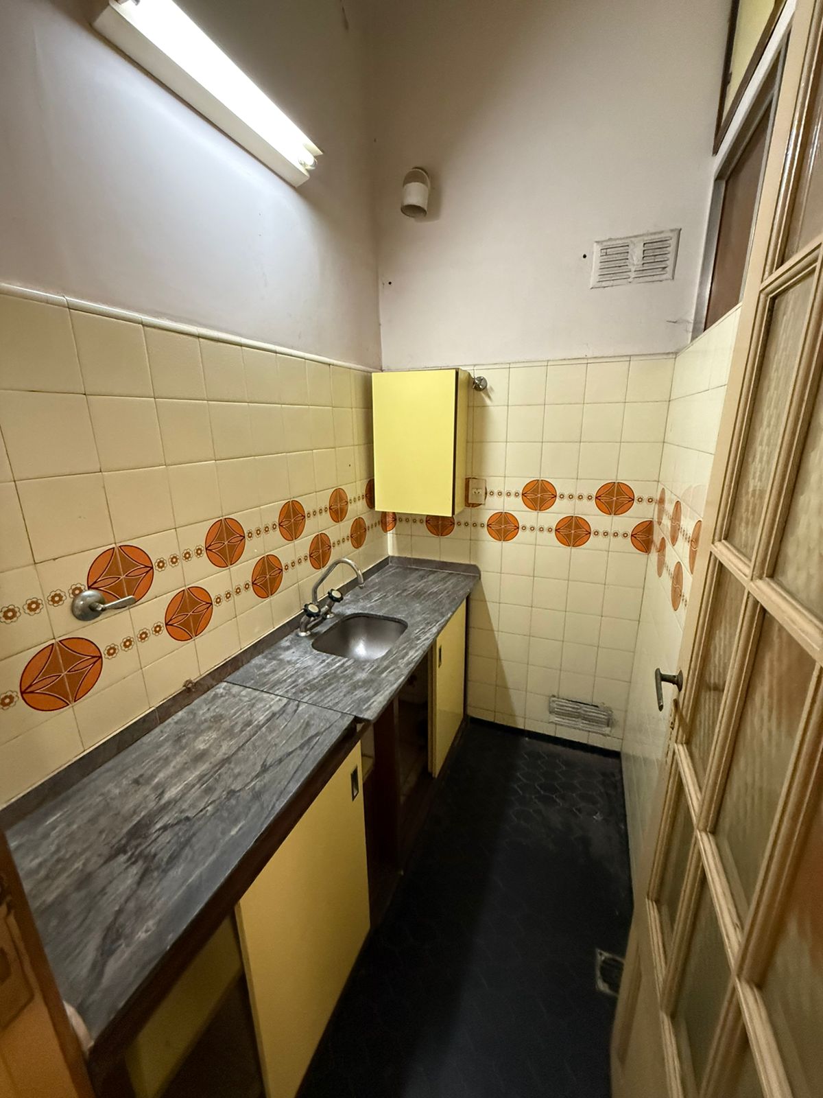 aparopropiedades - Local comercial en Quilmes centro