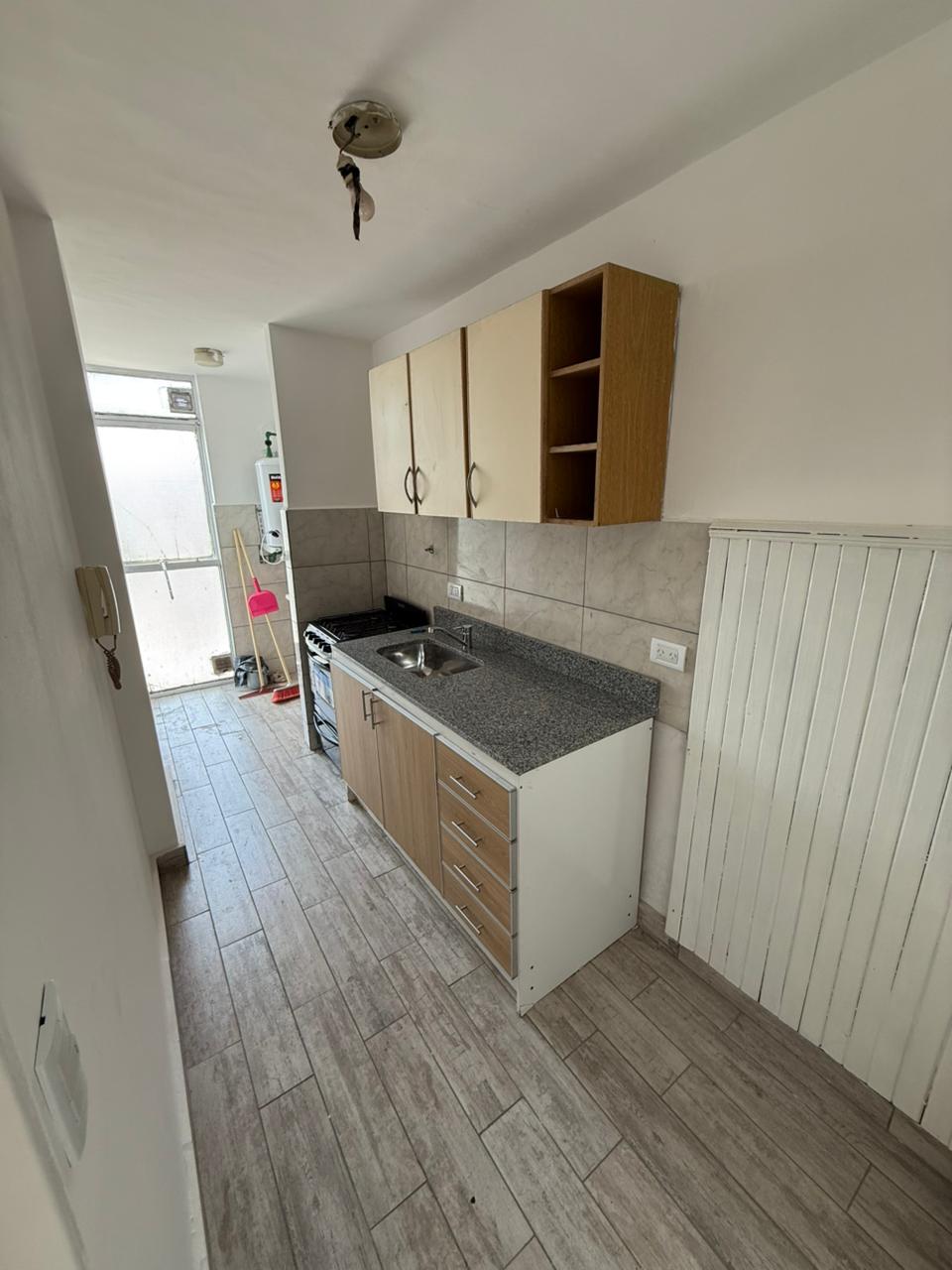 aparopropiedades - Departamento de 2 ambientes en Quilmes centro