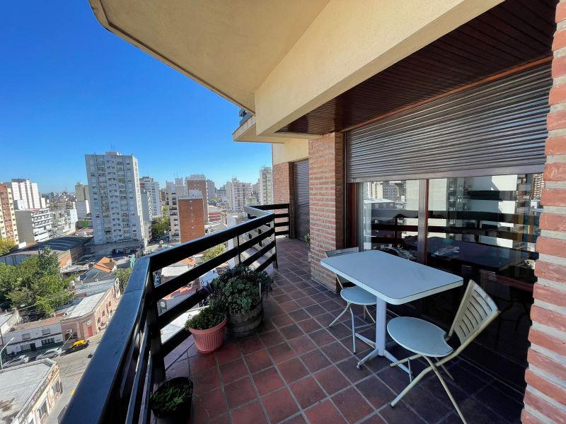 aparopropiedades - Semipiso a la venta con cochera en Quilmes Centro 